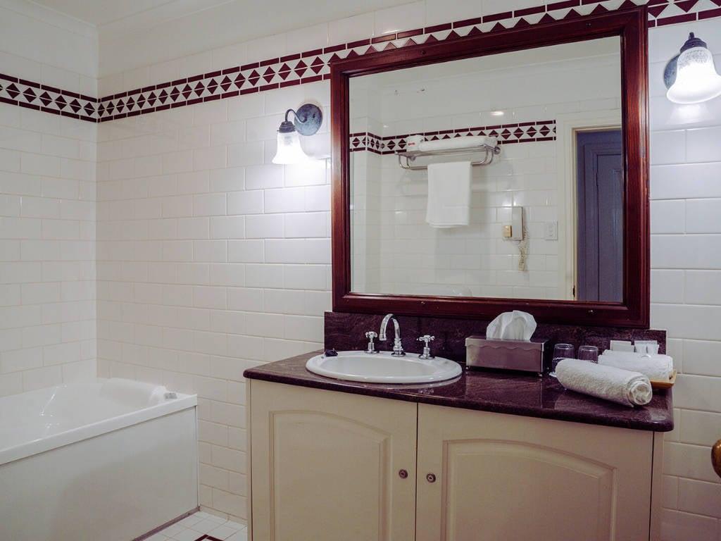 Double King Bed Non Smoking