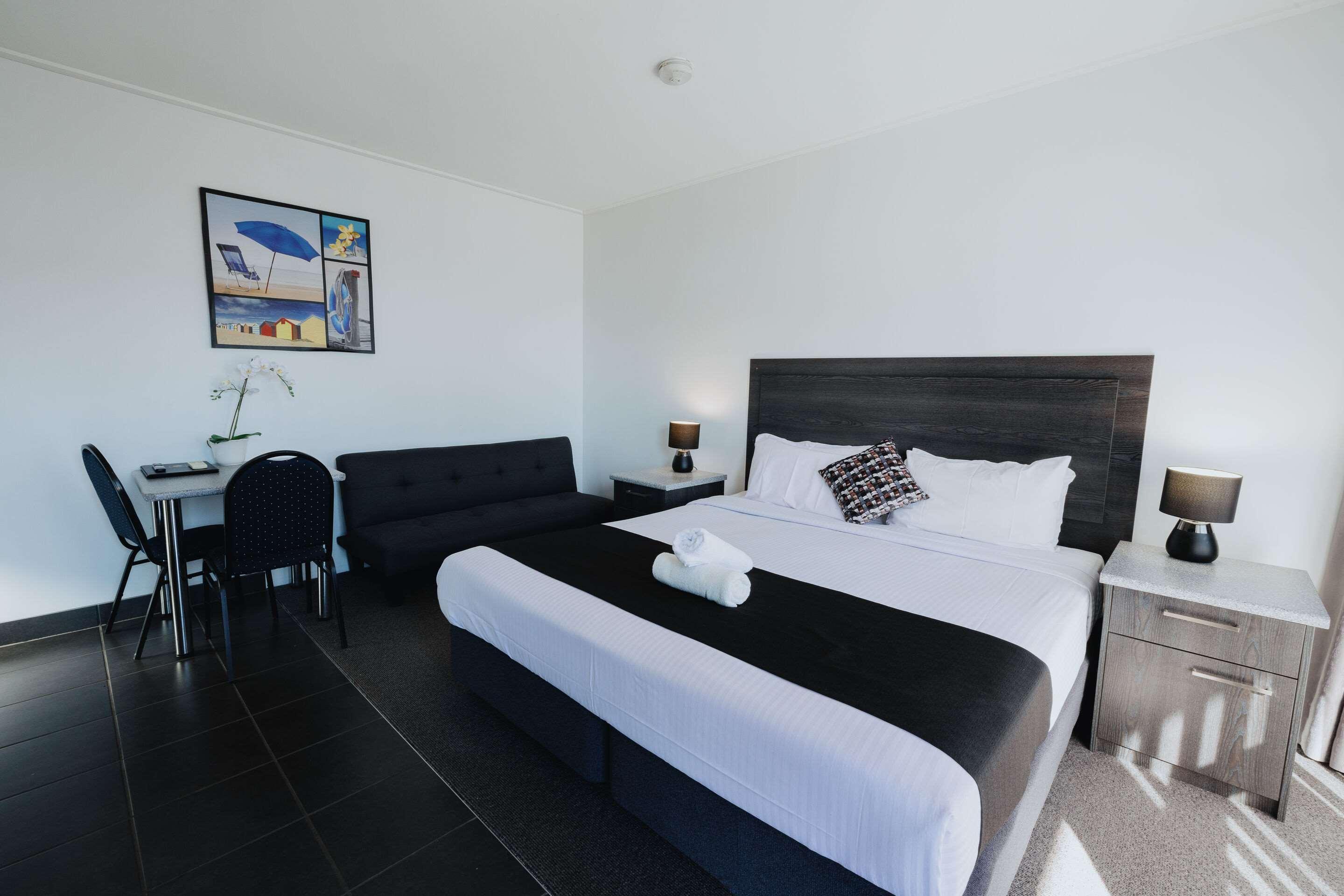 Double Queen Size Bed