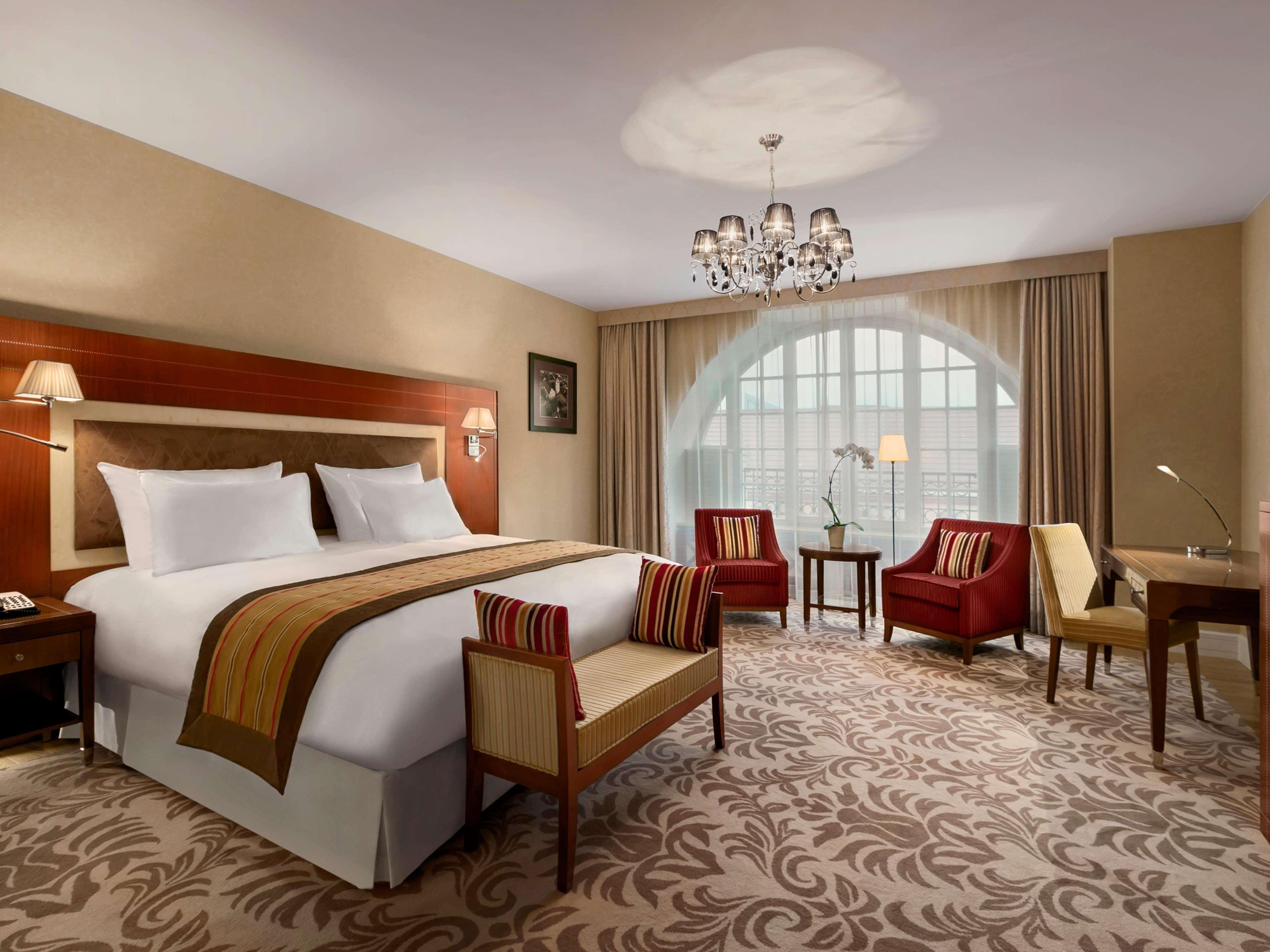 Double Deluxe King Bed