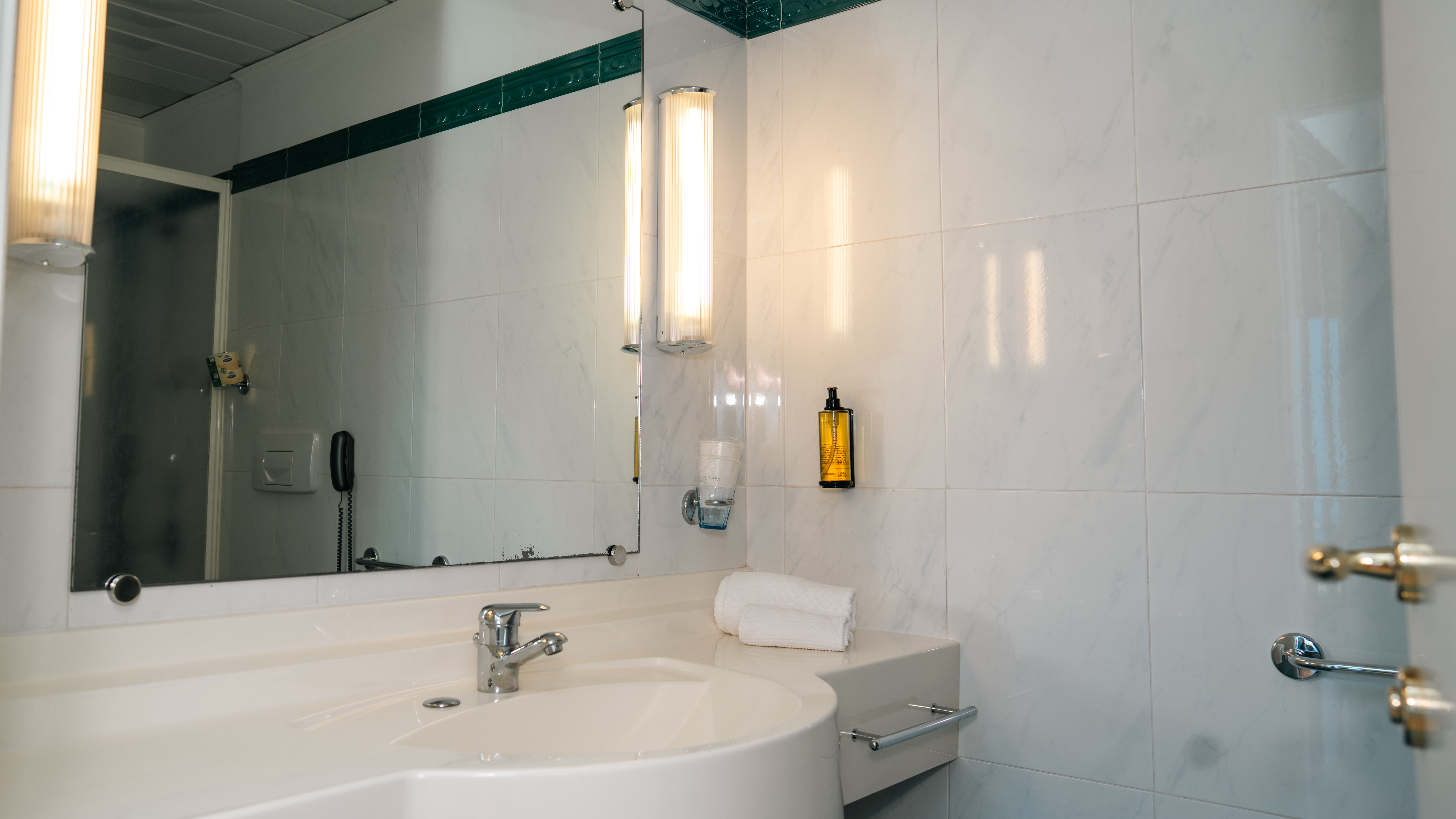 Double Single Classic Garden View