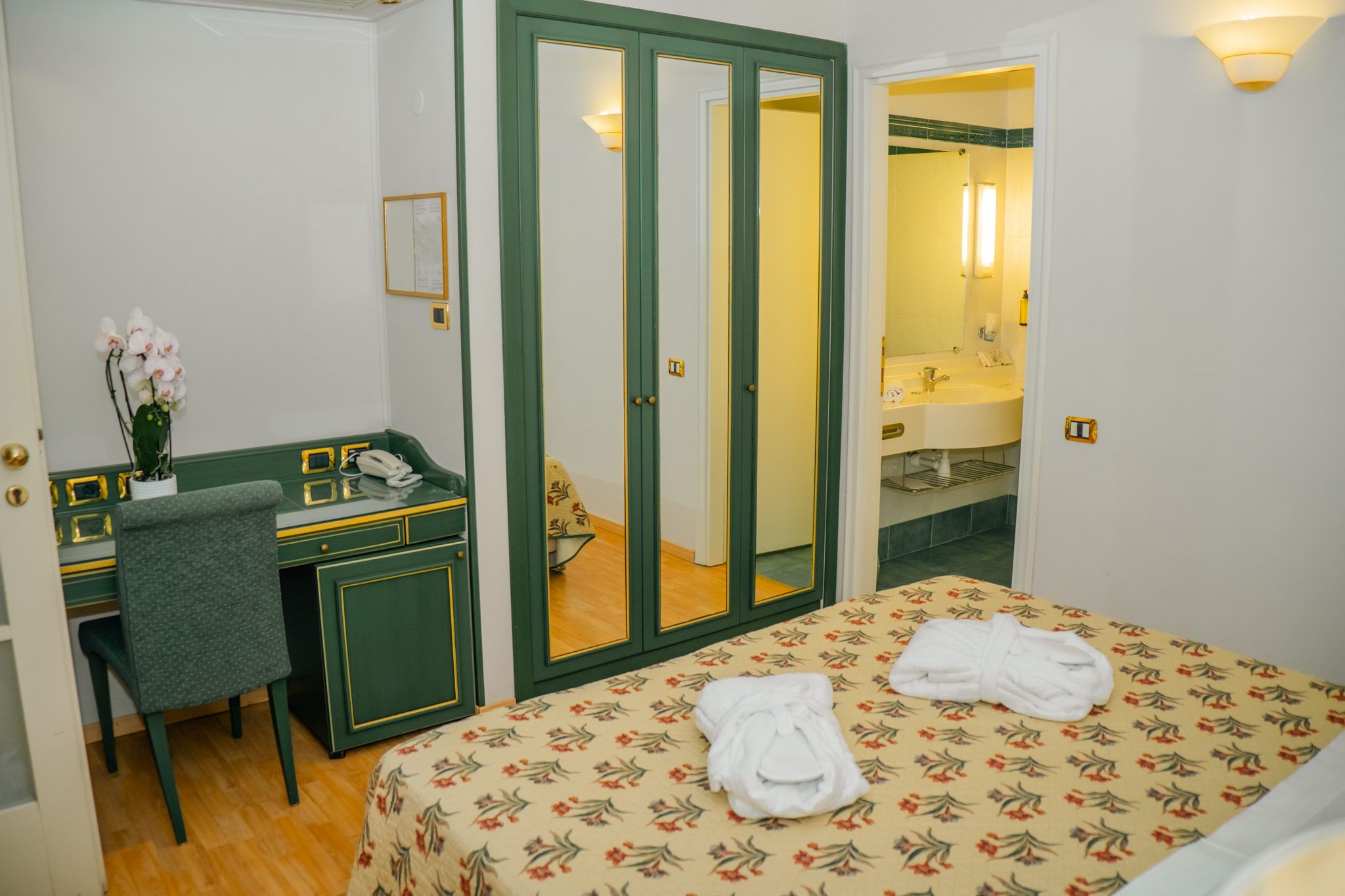 Double Single Classic Sea View