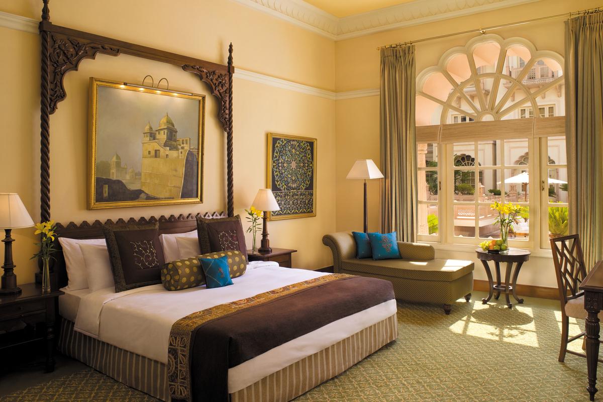 Double Pool View King Bed