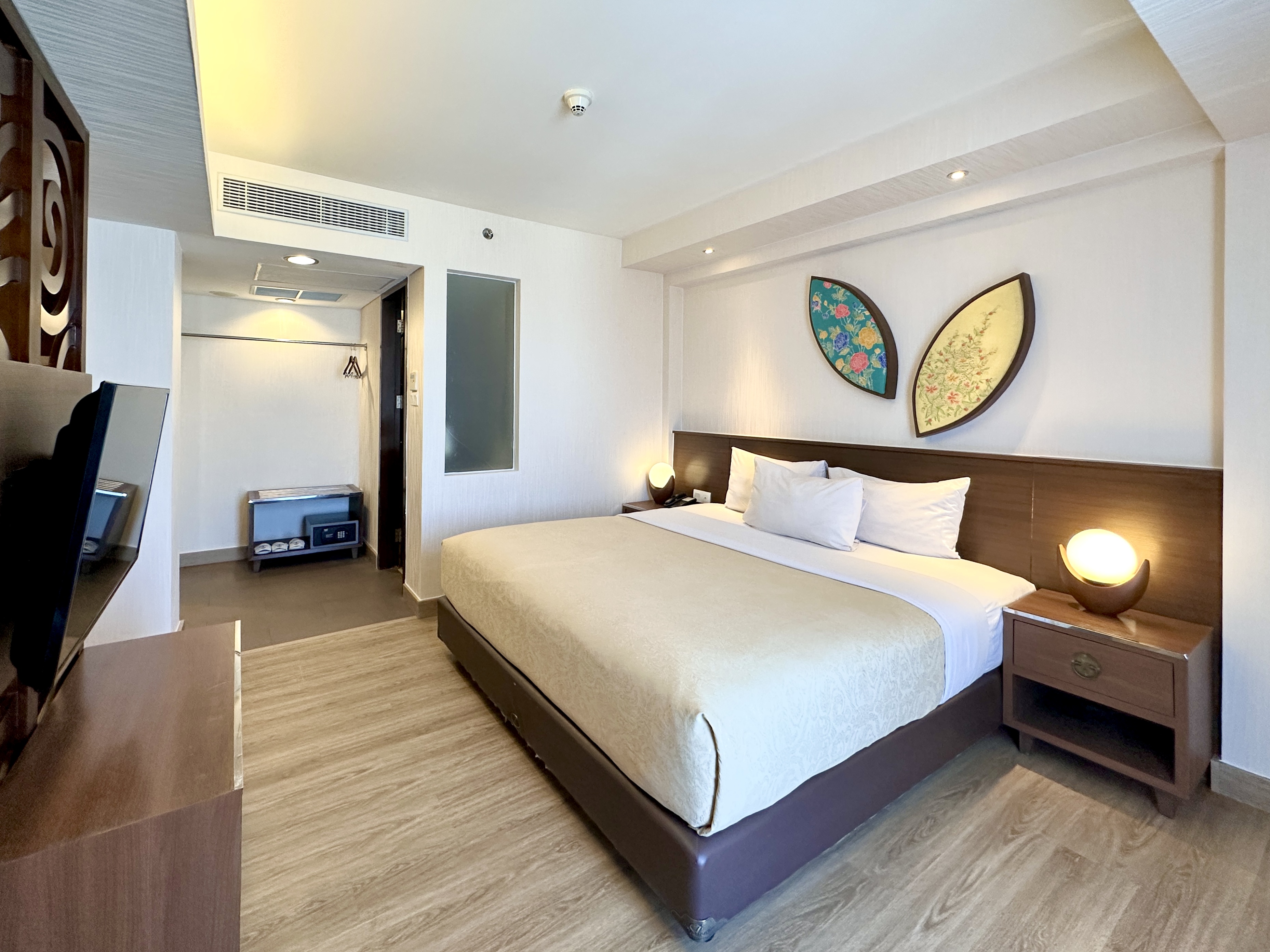 Junior Suite King Size Bed