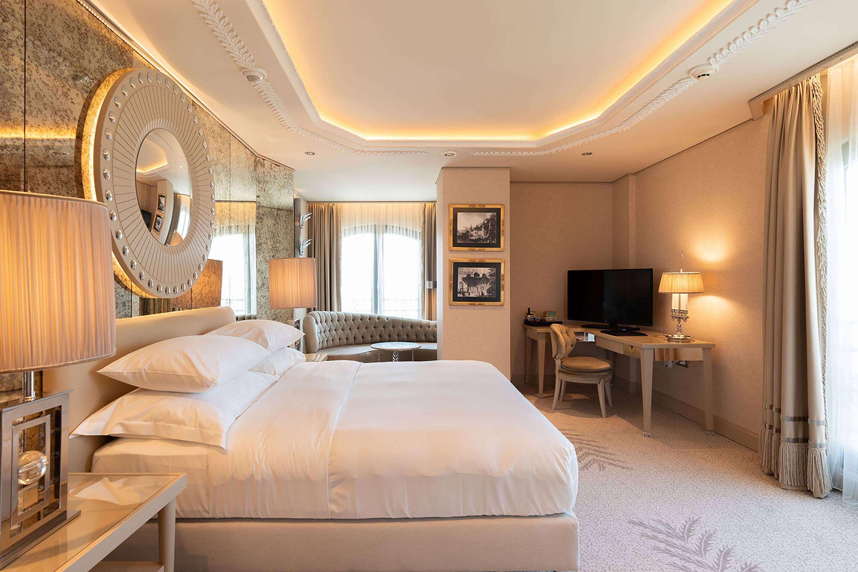 Double City View King Bed