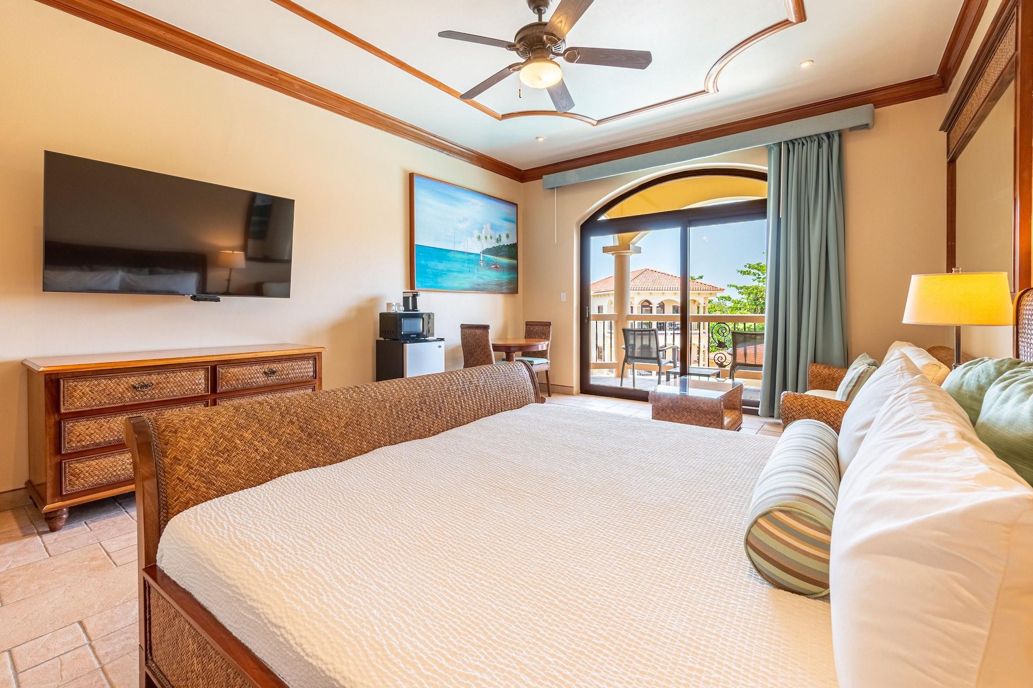 Studio Pool View King Bed