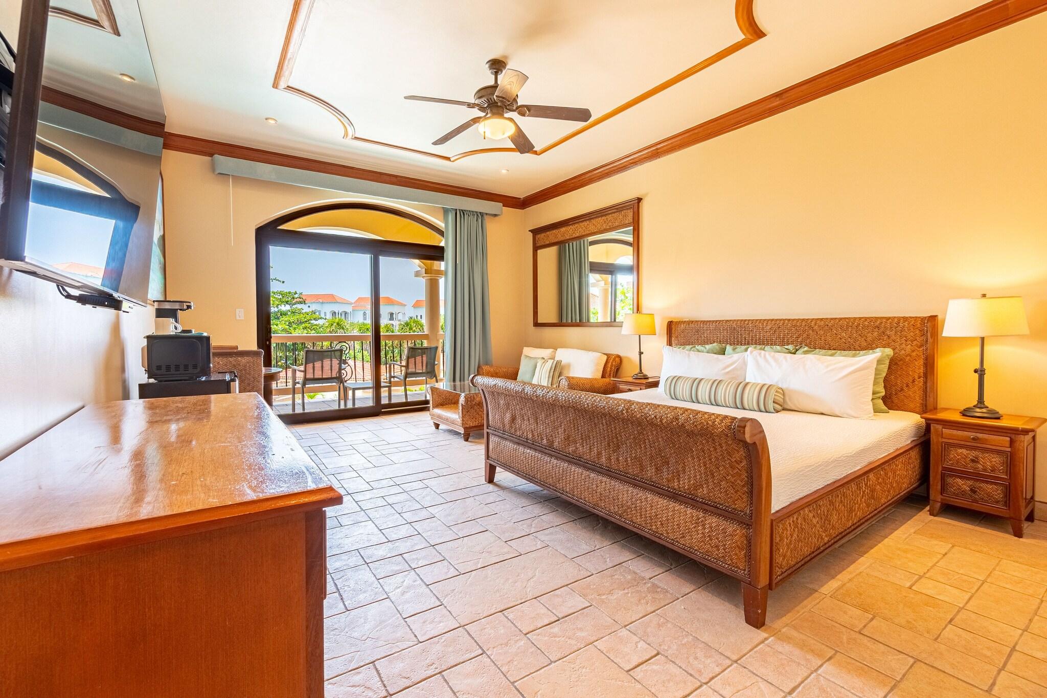 Studio Pool View King Bed