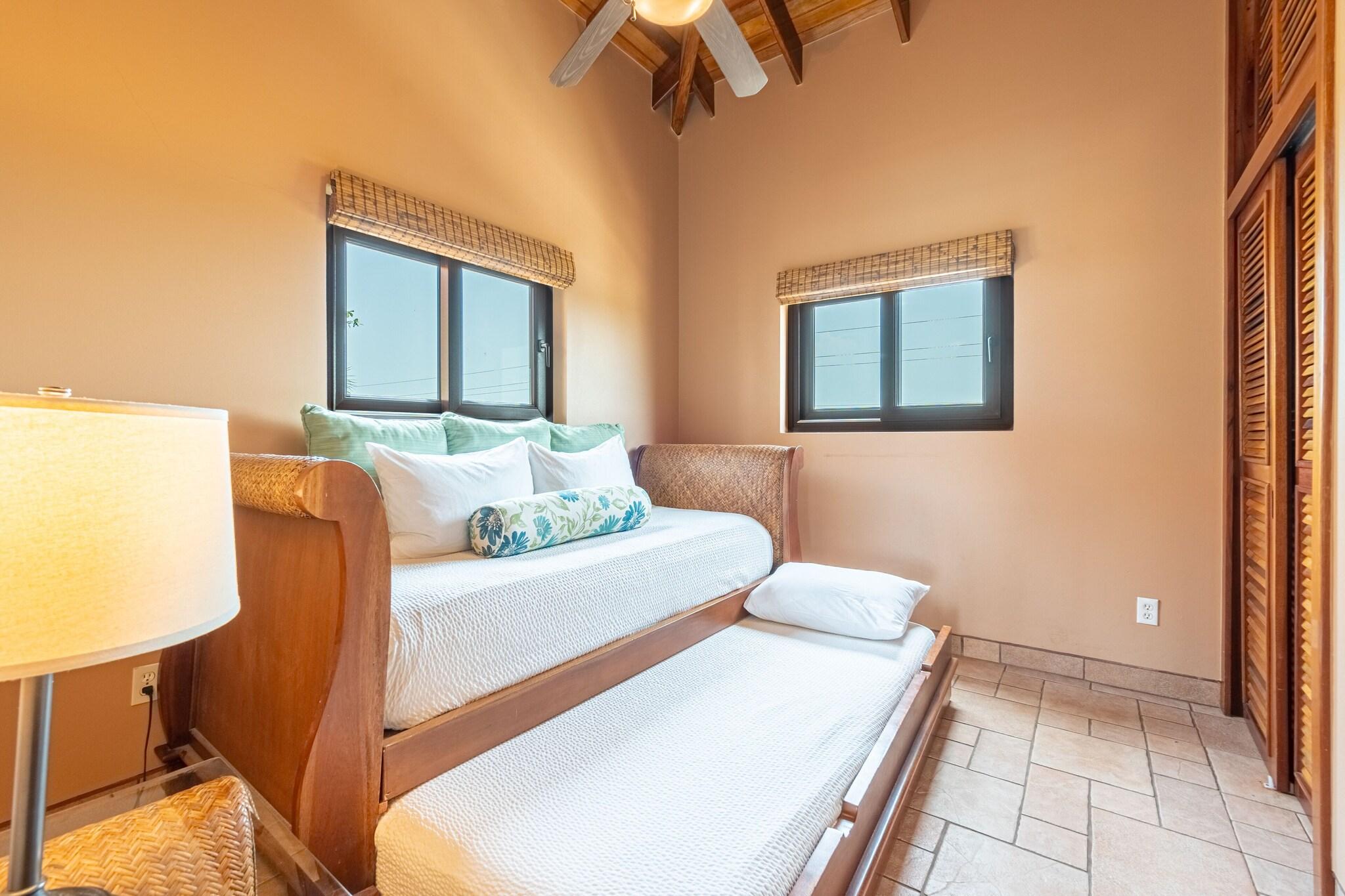 Villa Pool View King Bed