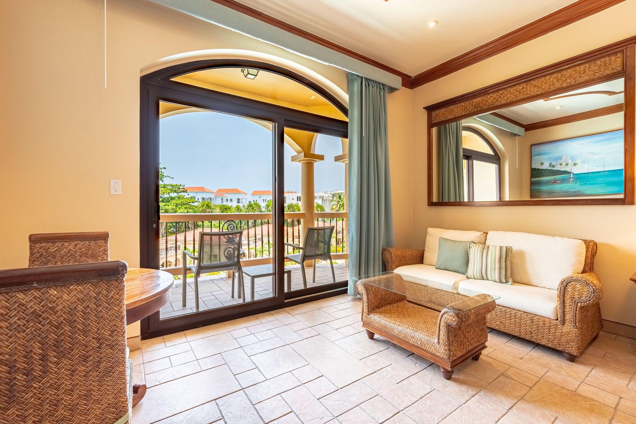 Studio Pool View King Bed