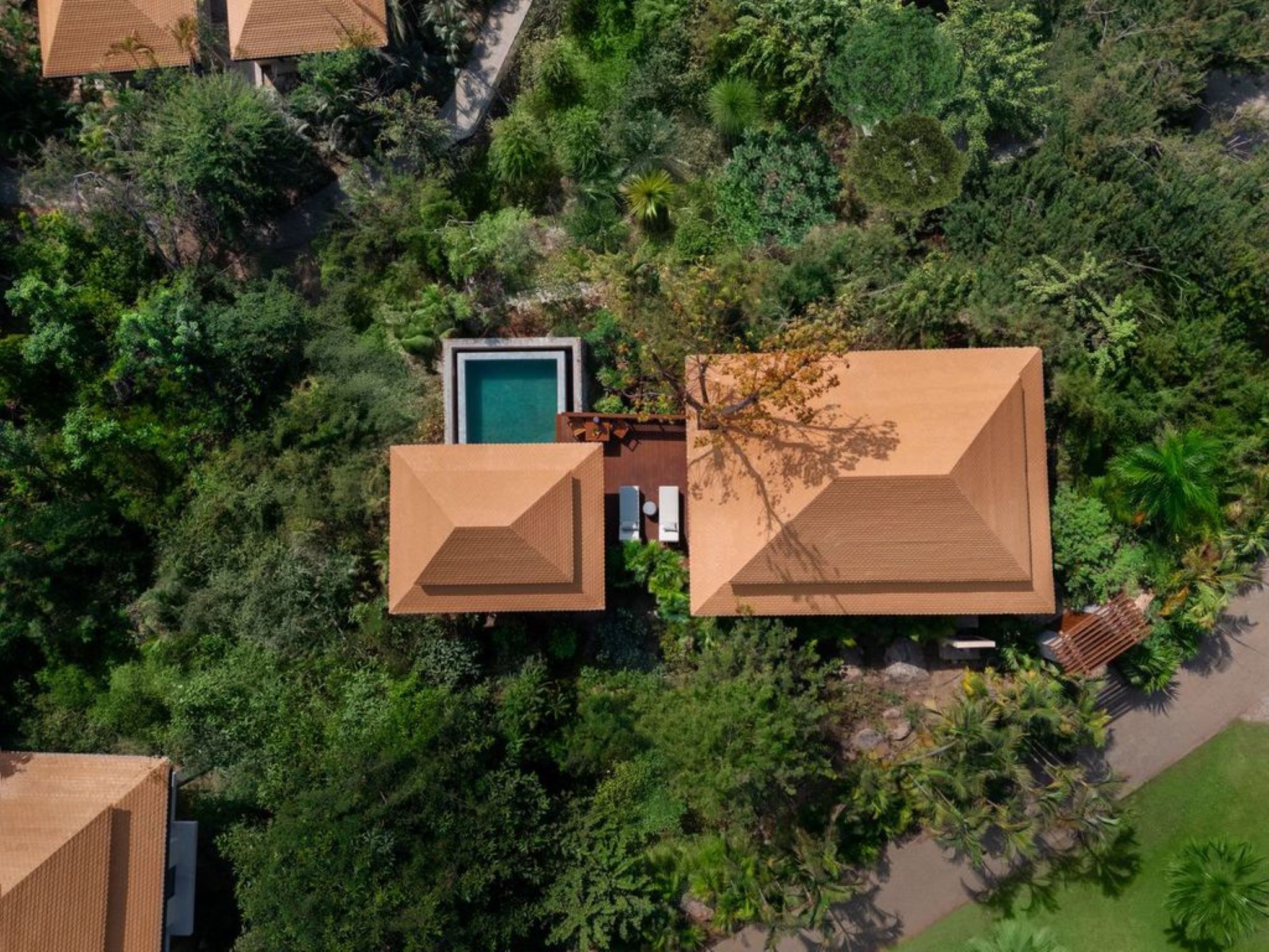 Villa Pool View King Bed