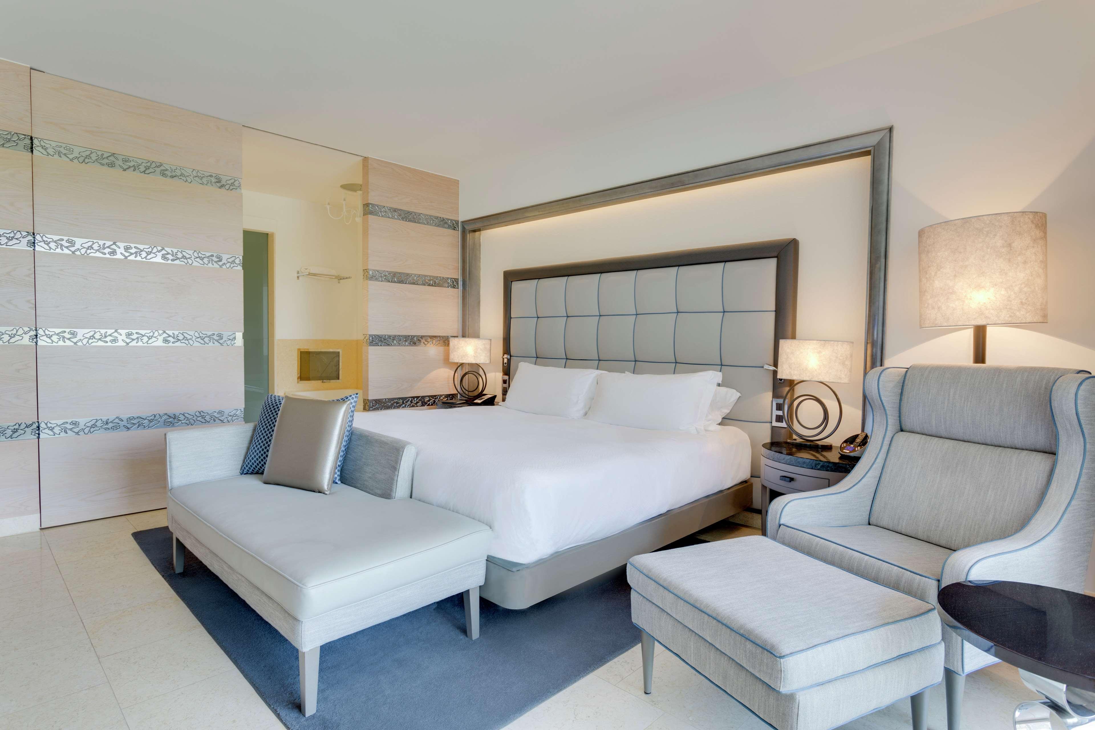 Double Guest Room King Bed