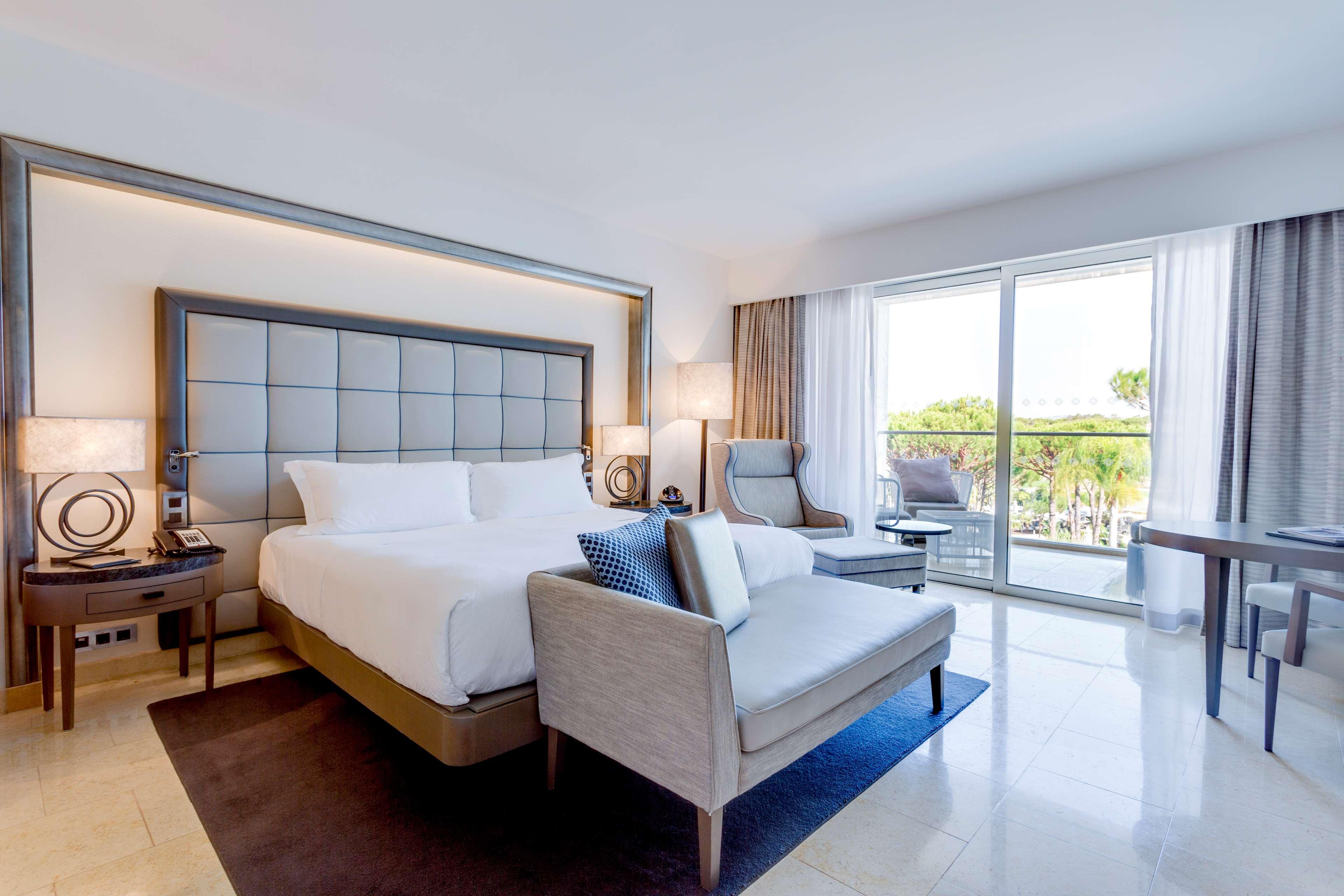 Double Guest Room King Bed