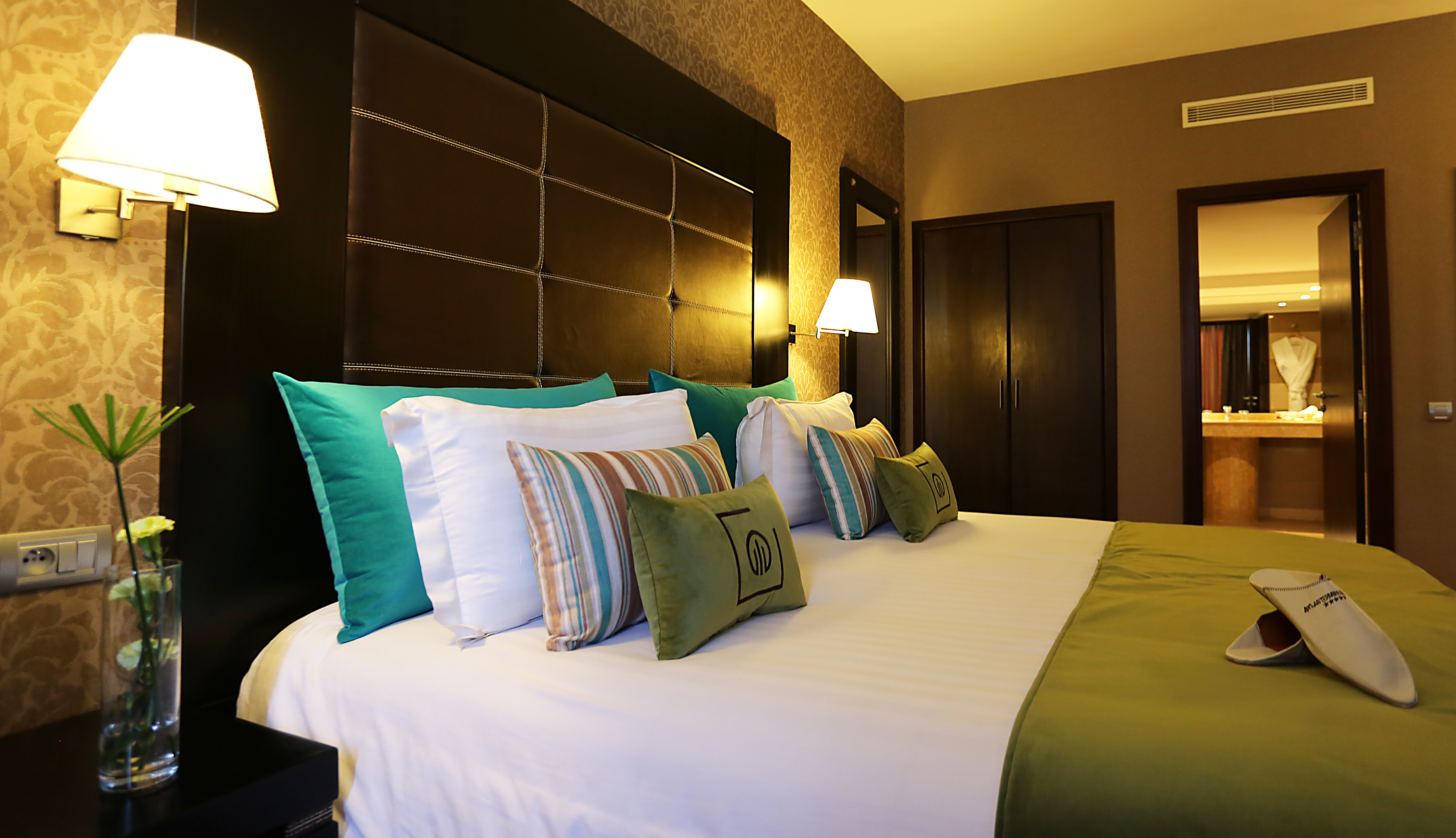 Twin Two Bedrooms One Bathroom