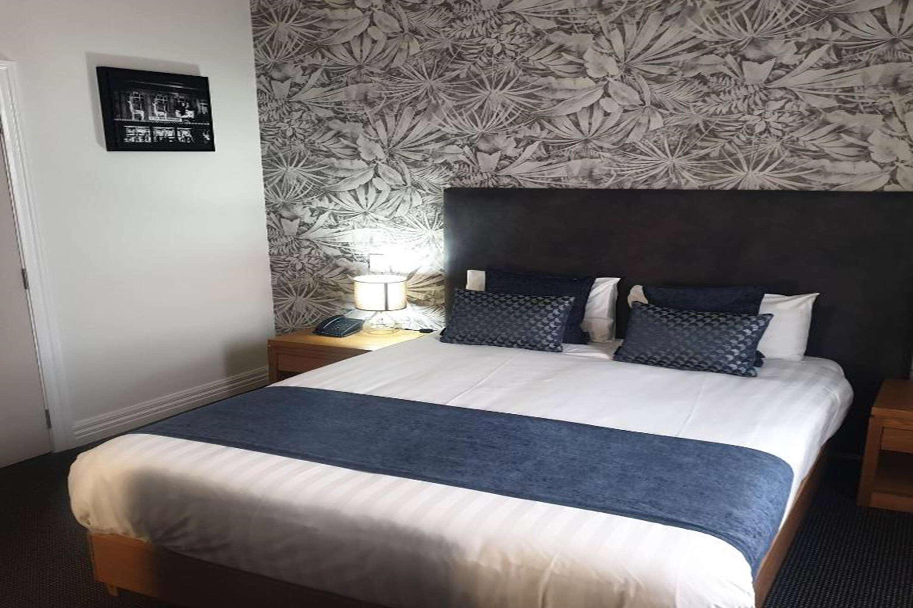 Room Superior Queen Bed