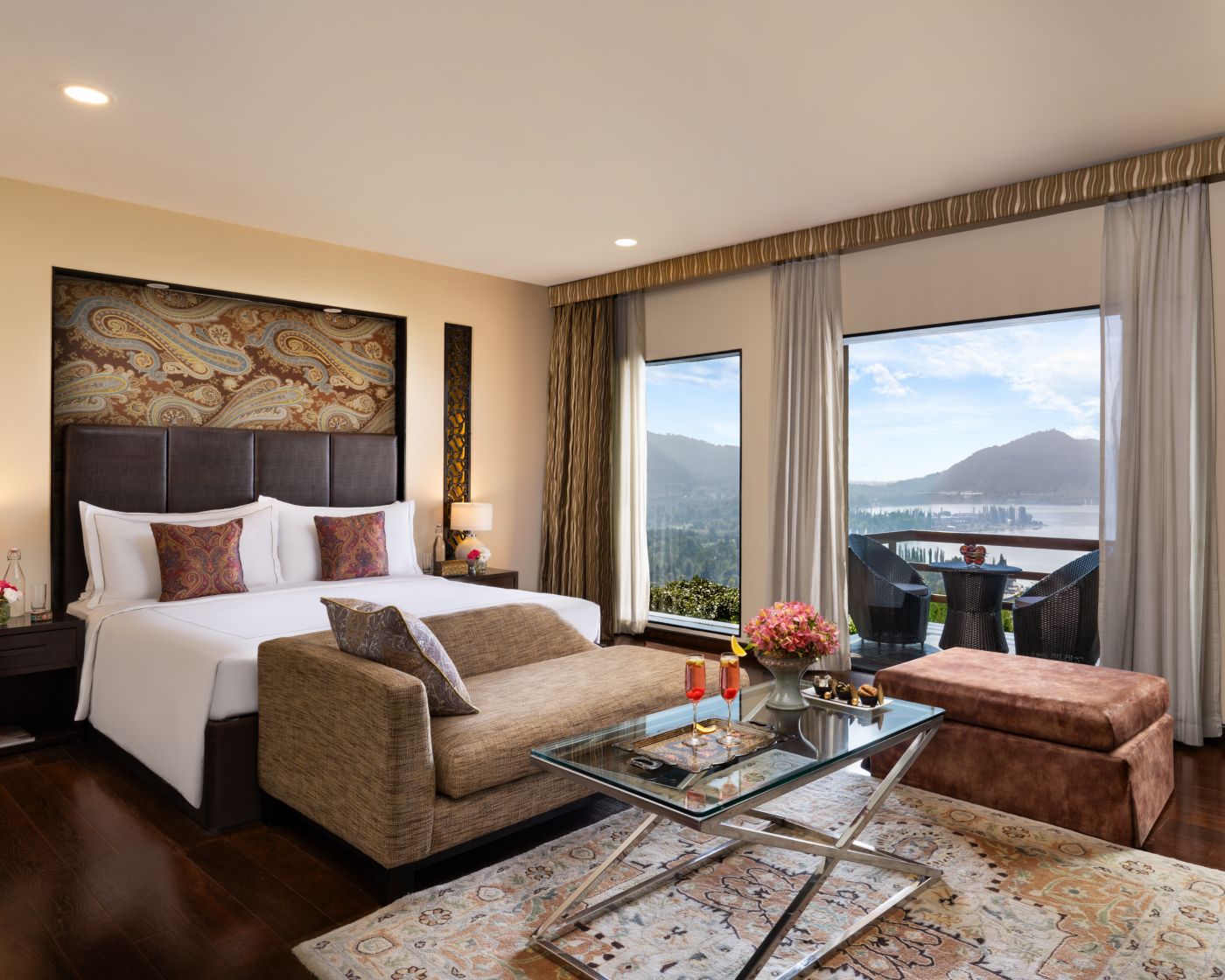 Double Deluxe King Bed