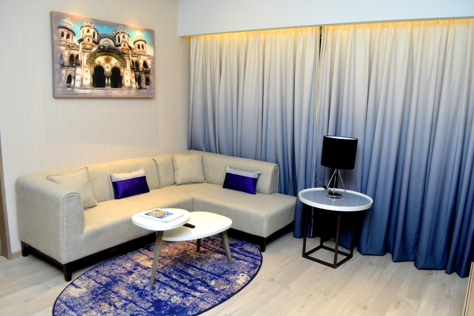 Suite City View King Bed