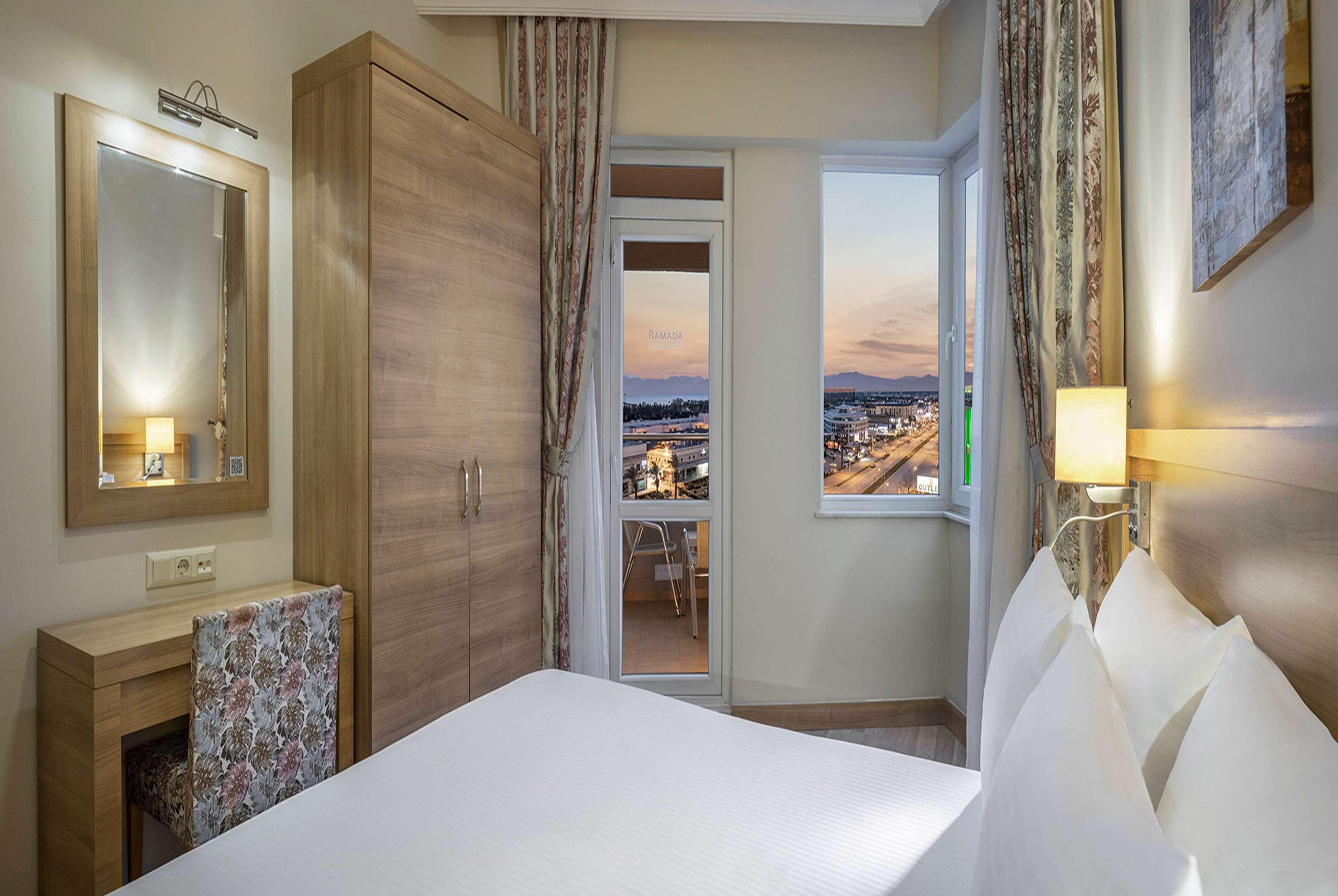 Family Room Connecting Room