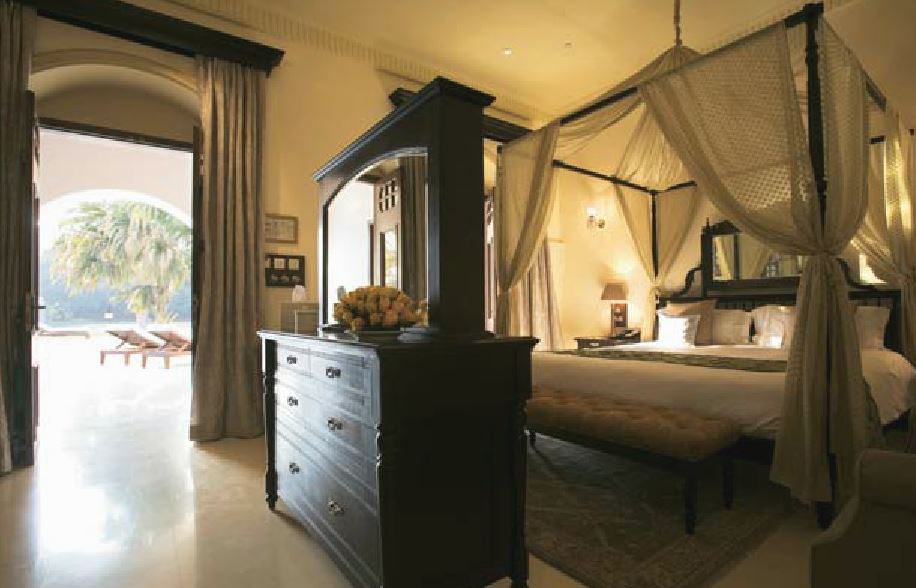 Double Garden View King Bed