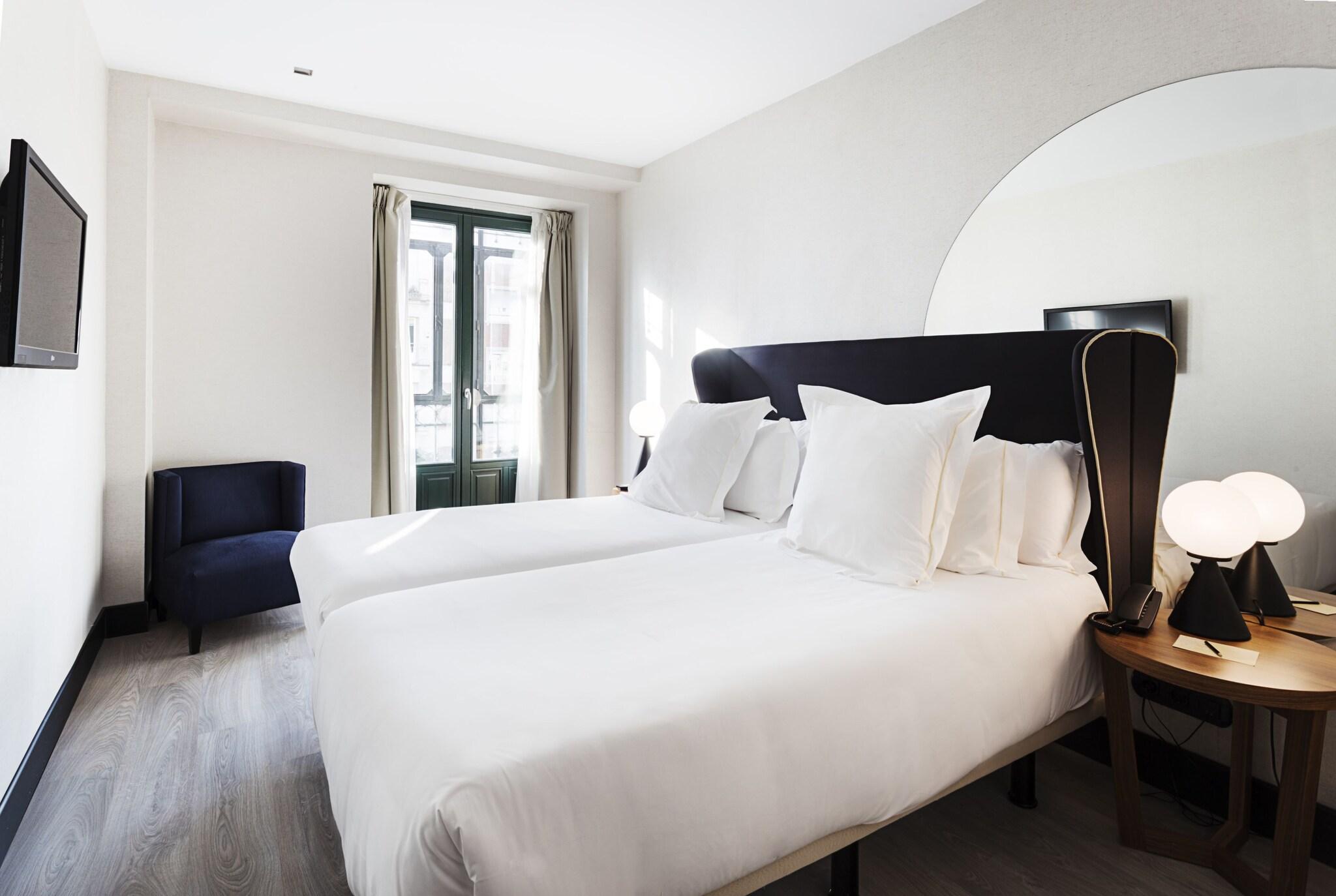 Double or Twin Queen Size Bed