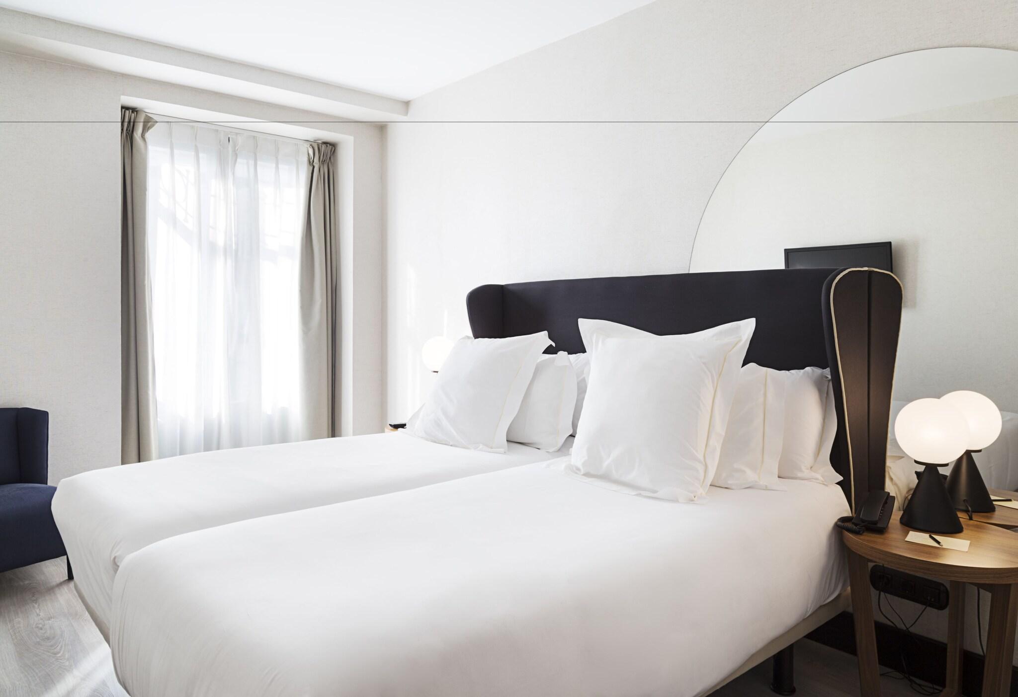 Double Queen Size Bed