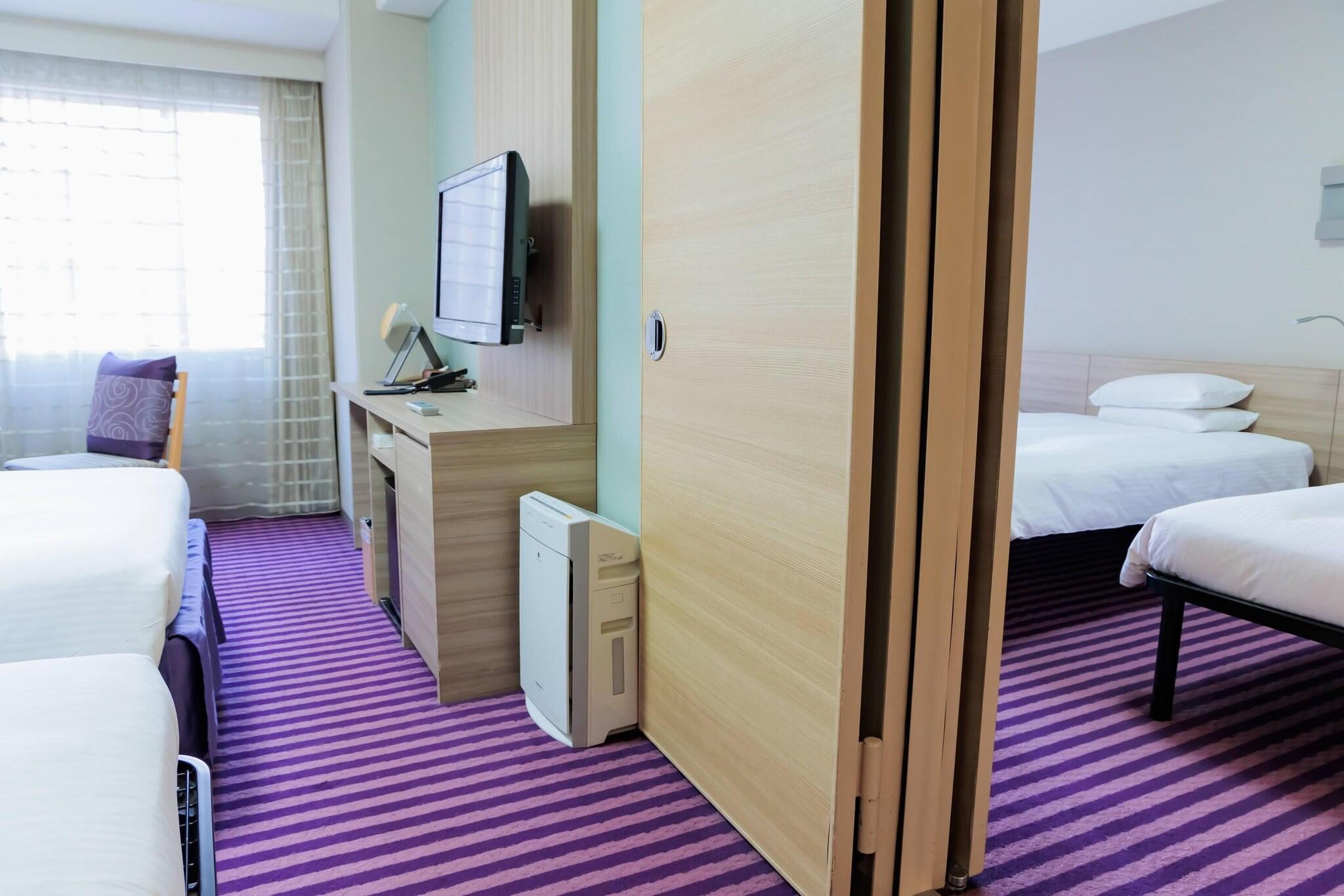 Room Connecting Room