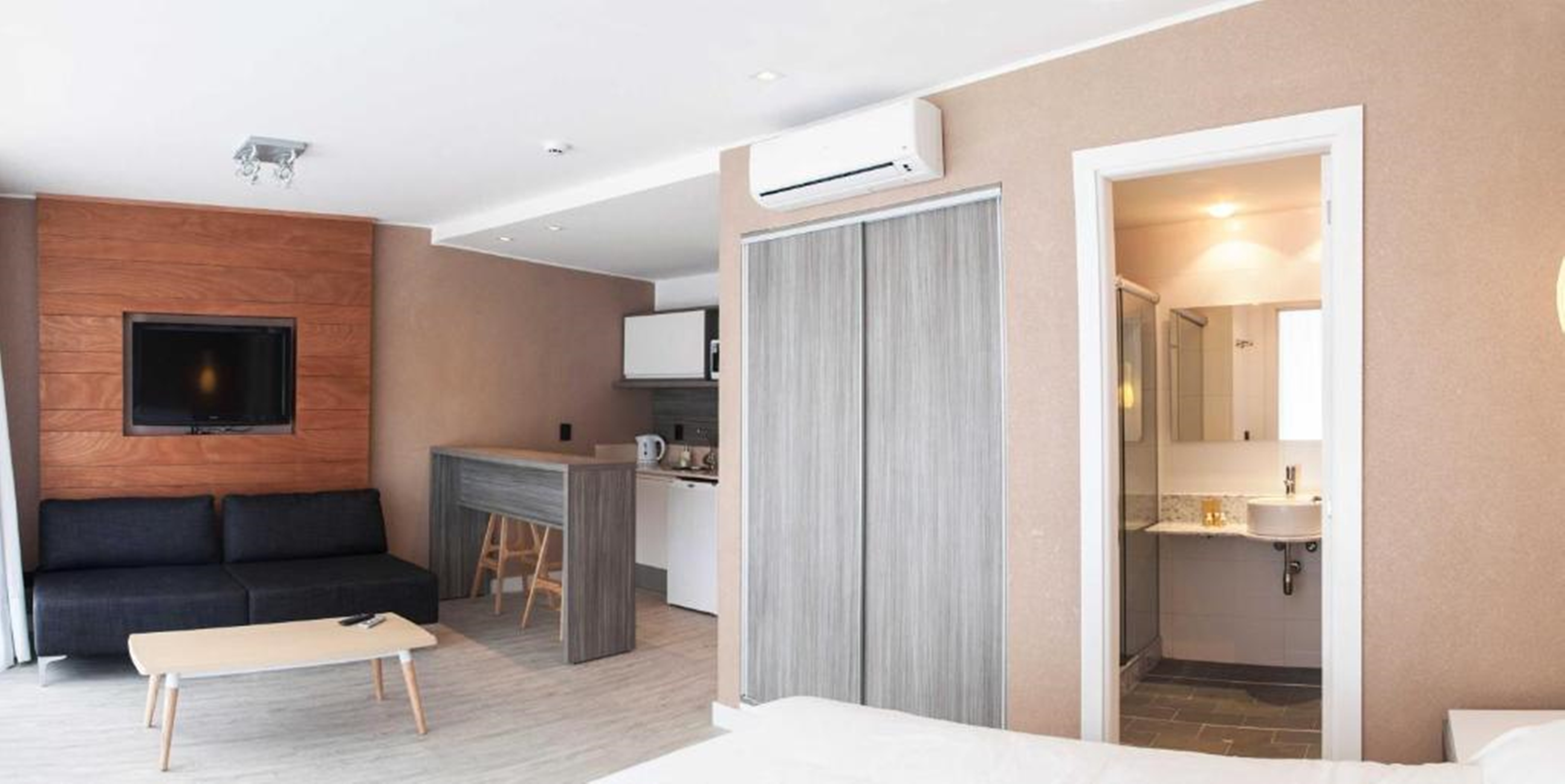 Suite Deluxe with Balcony