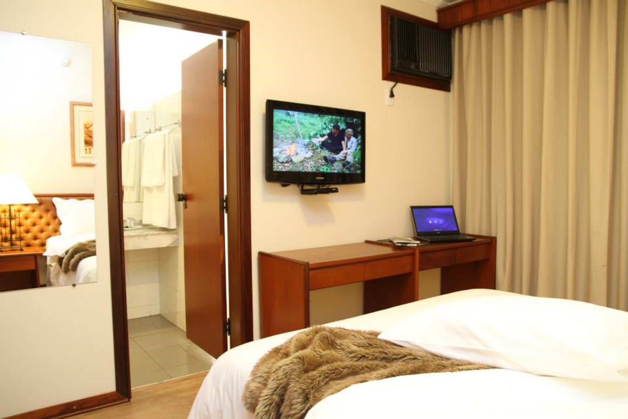 Family Room Three Beds