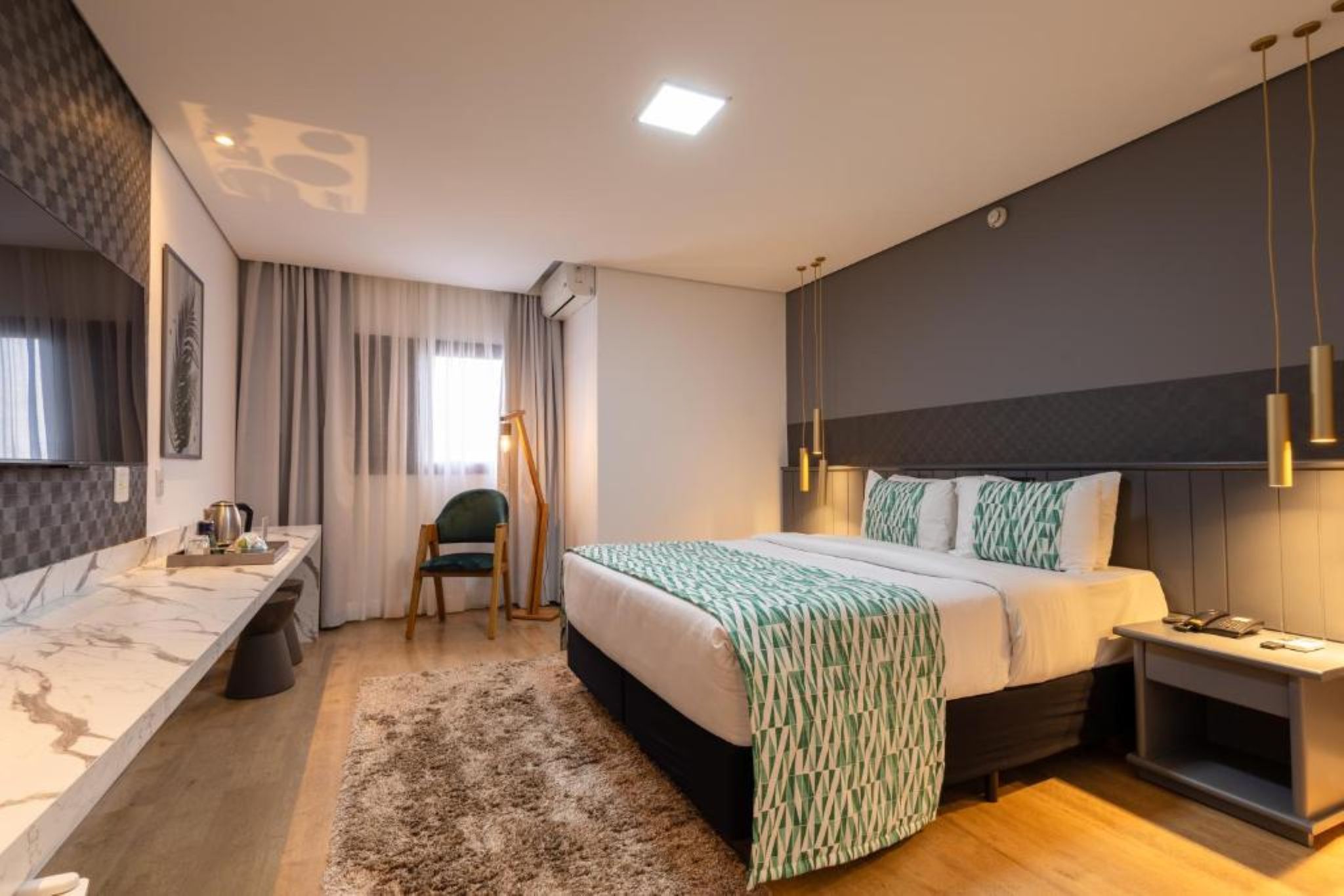 Double Business Queen Bed