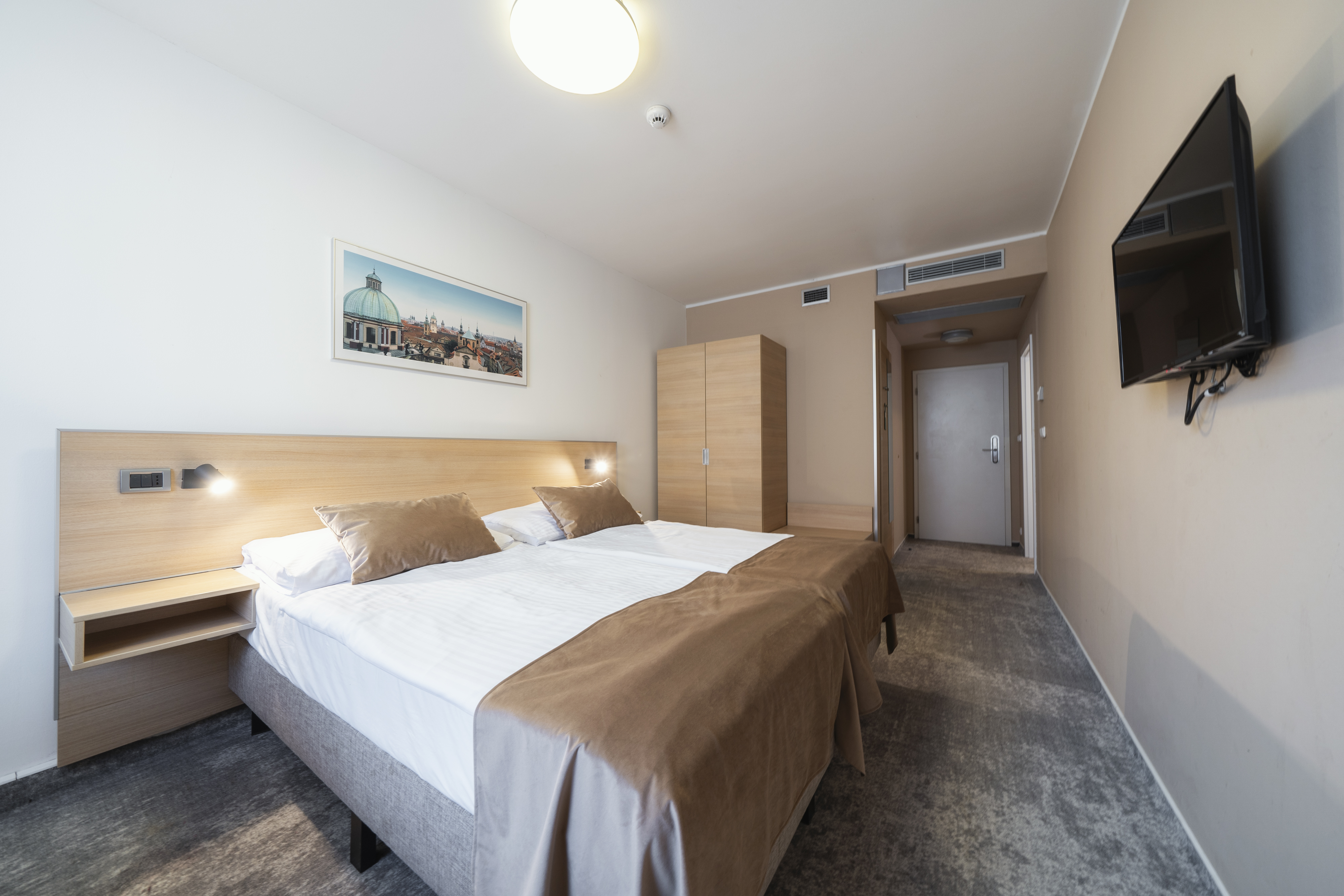 Double or Twin Standard