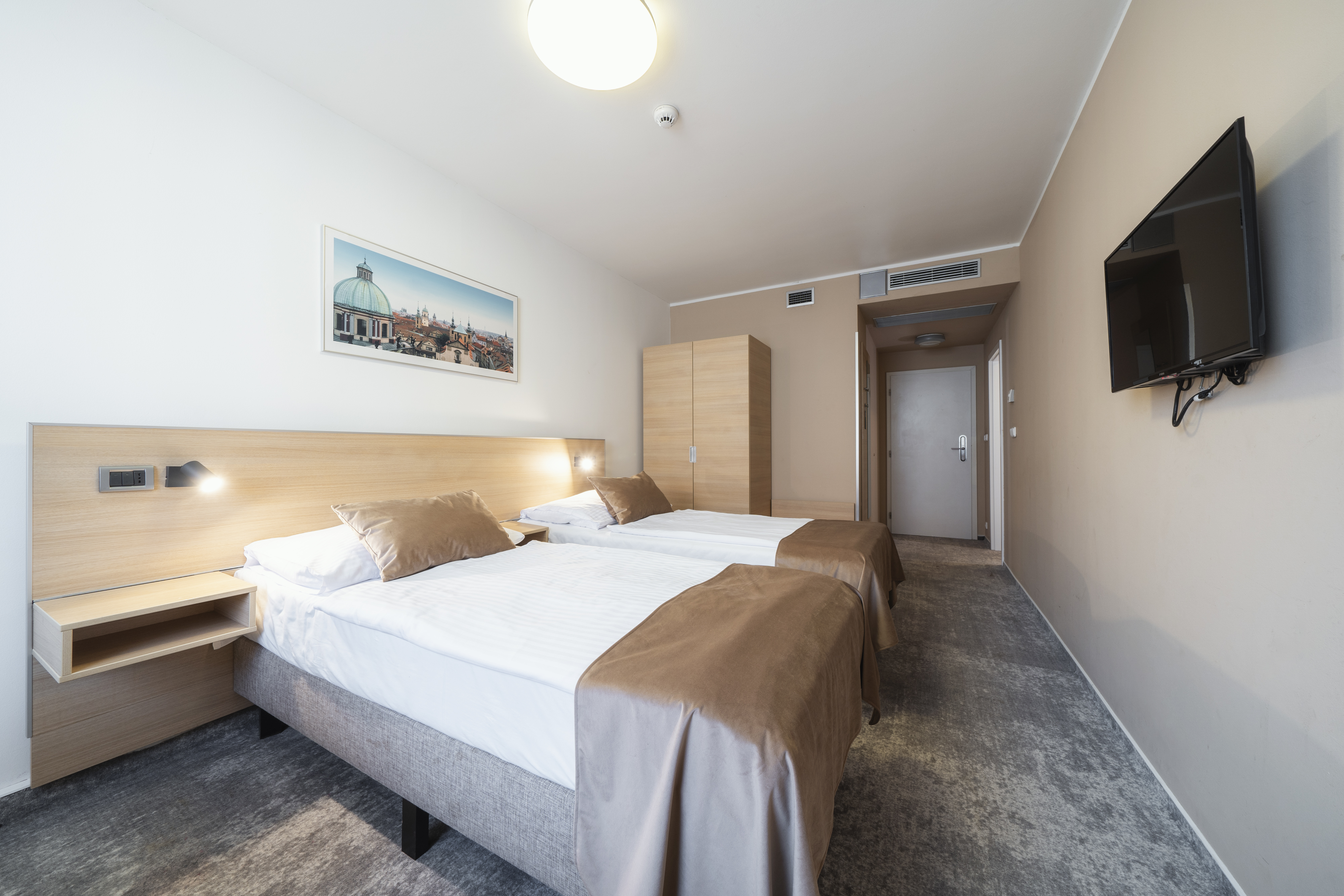 Double or Twin Standard