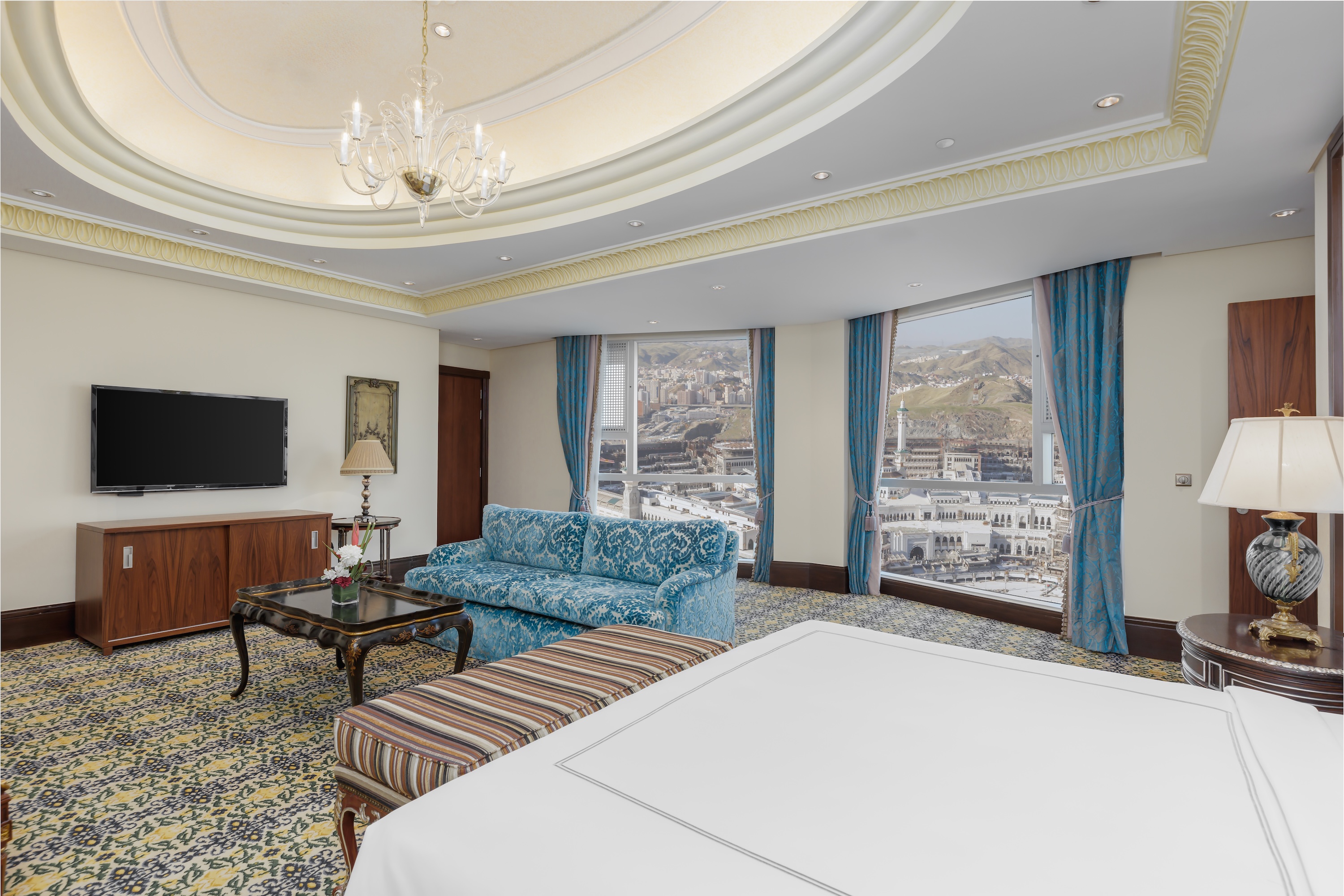 Suite with Views