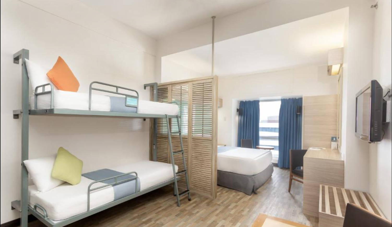 Family Room Queen Size Bed