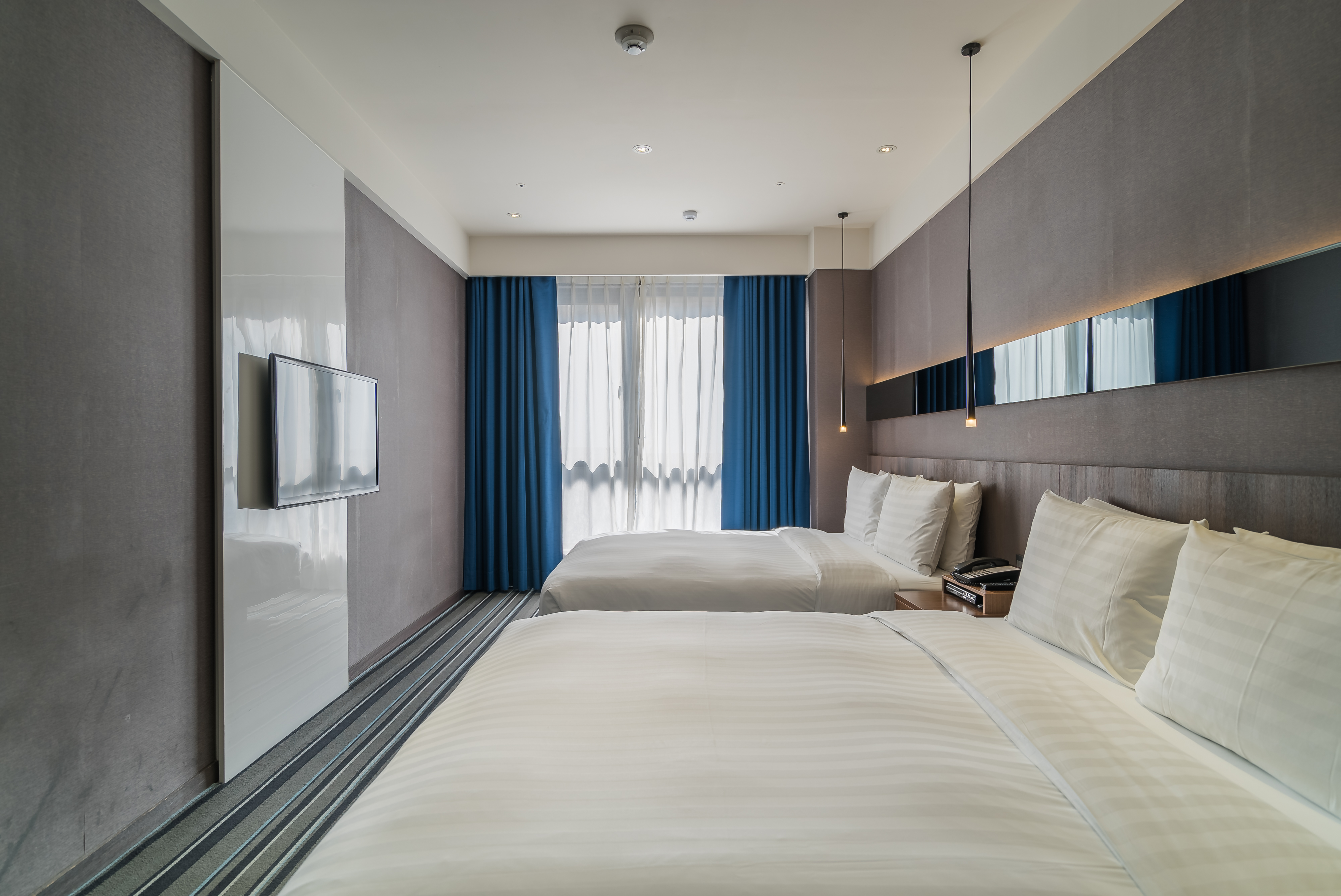 Quadruple Queen Size Bed