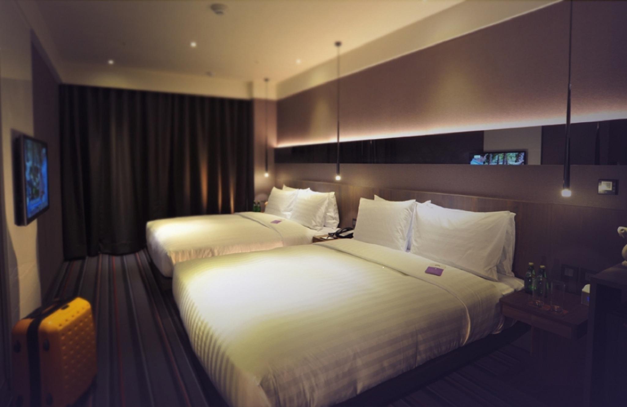 Quadruple Queen Size Bed