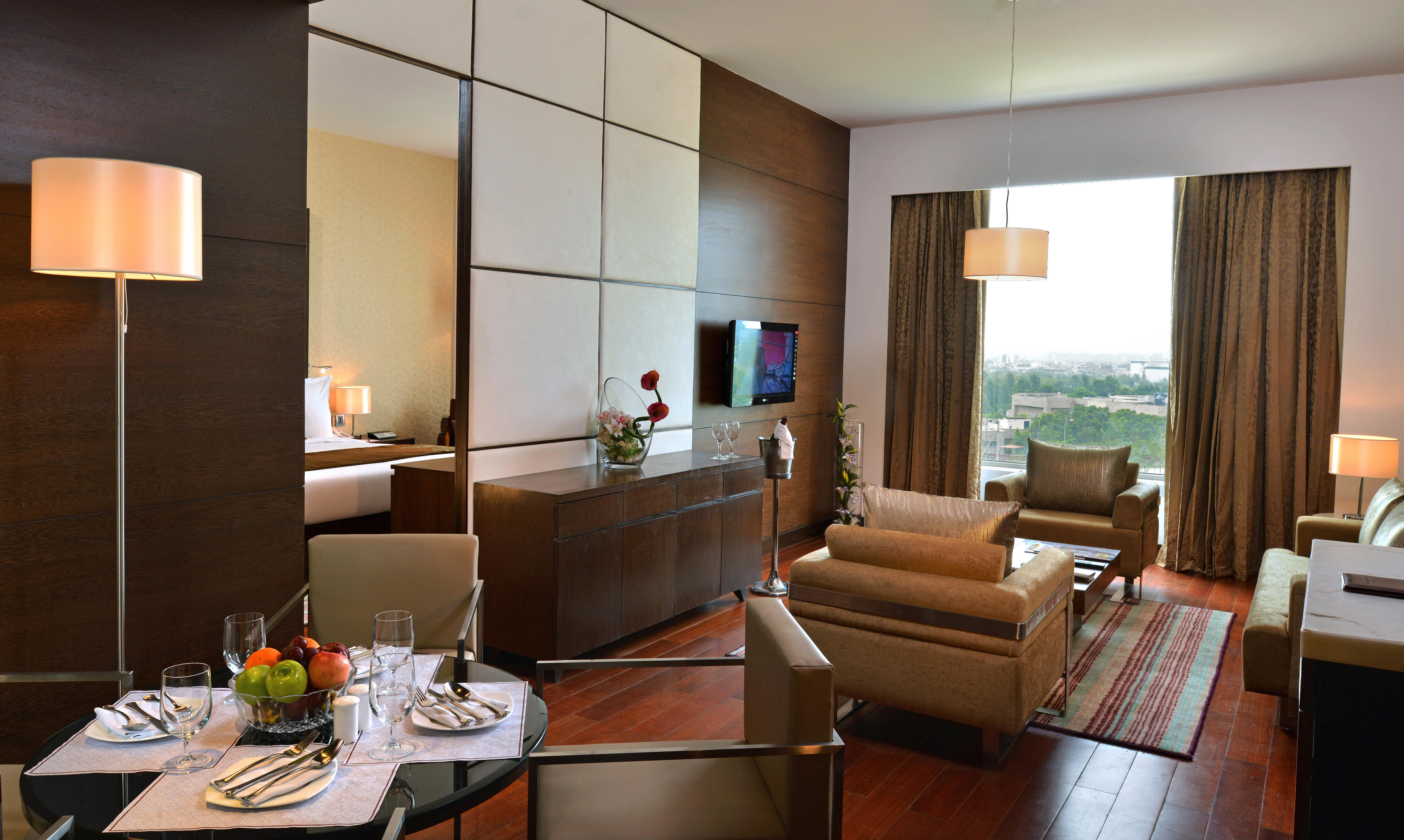 Suite with Kitchenette