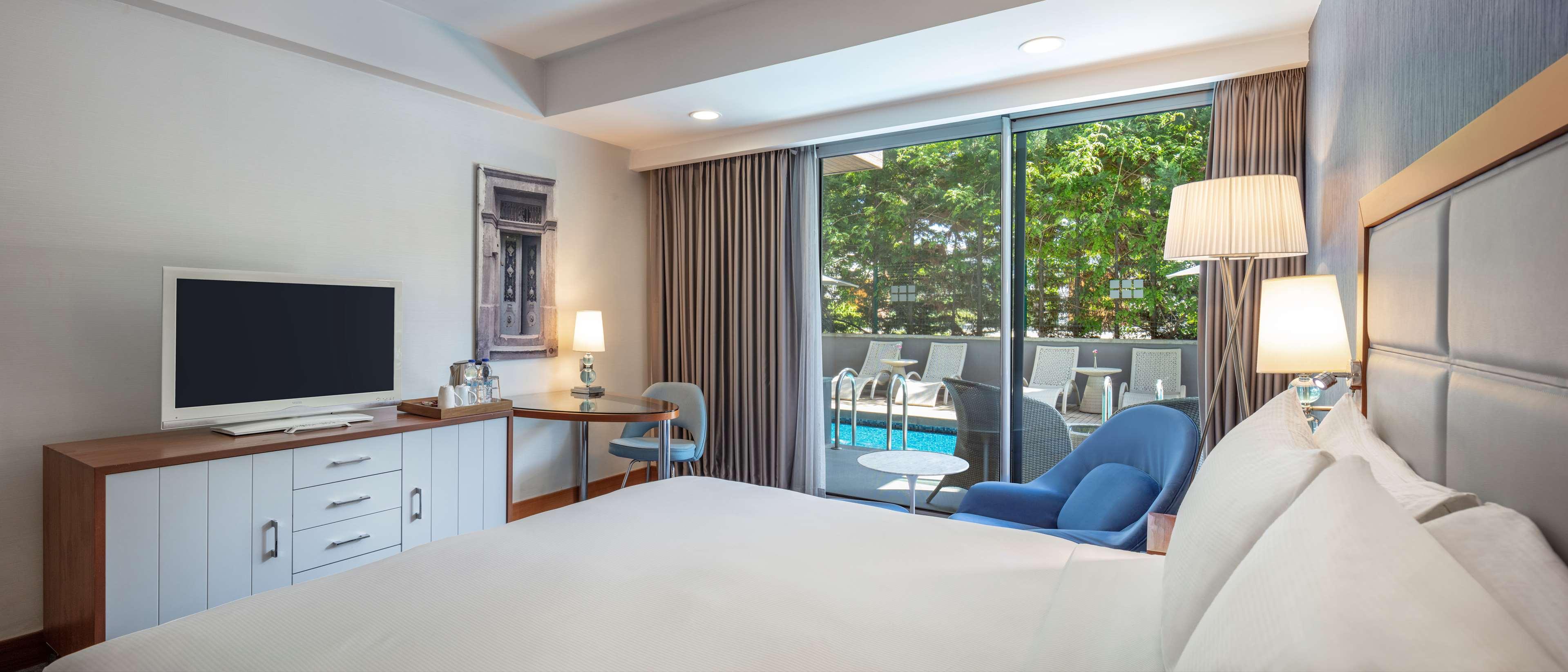 Double Deluxe King Bed