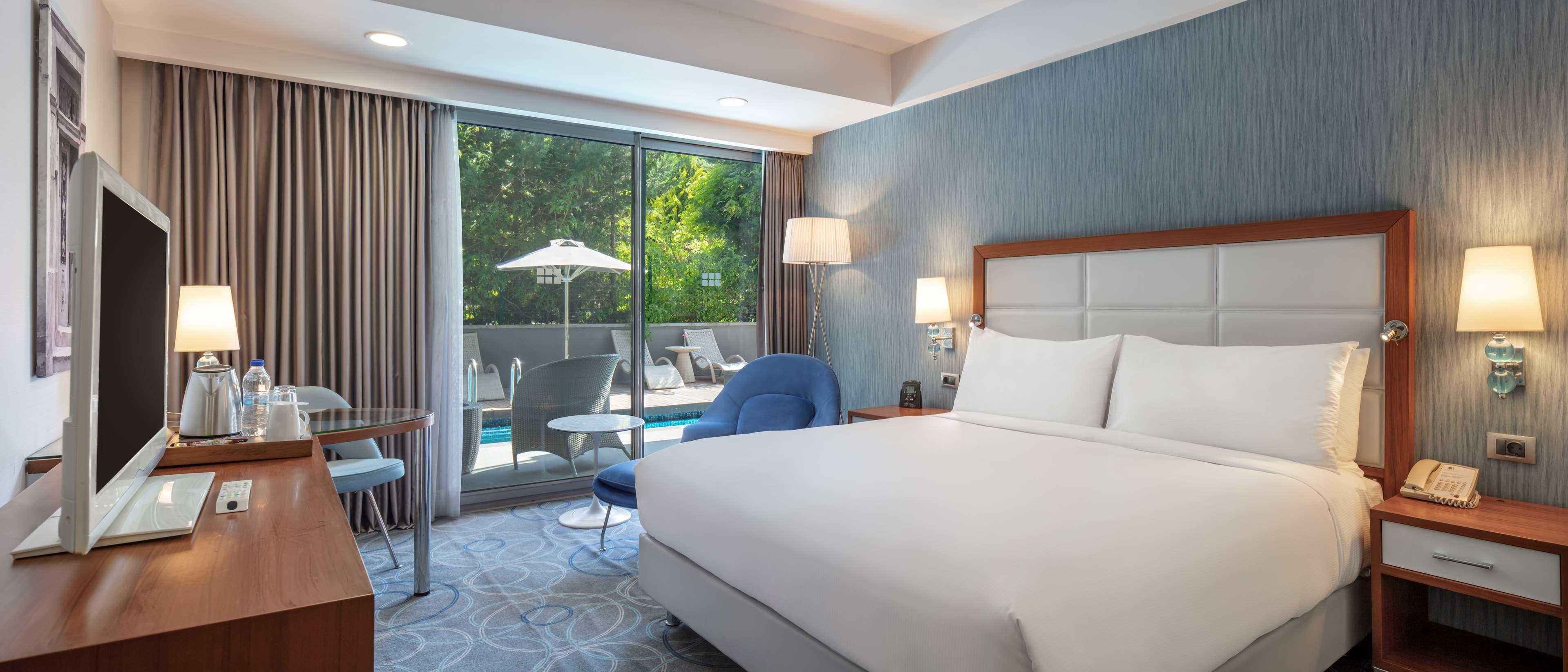 Double Deluxe King Bed