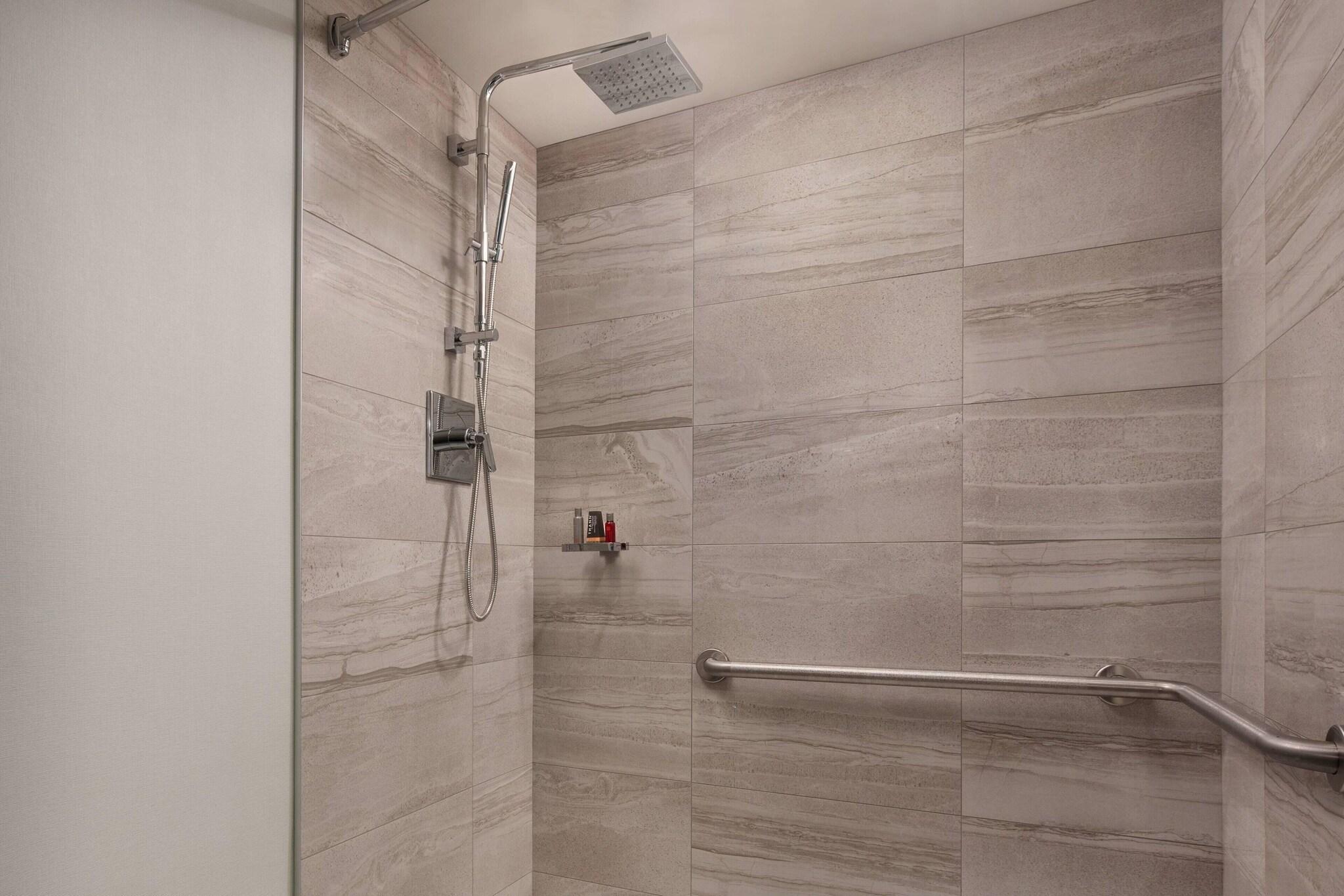 Junior Suite Queen Size Bed