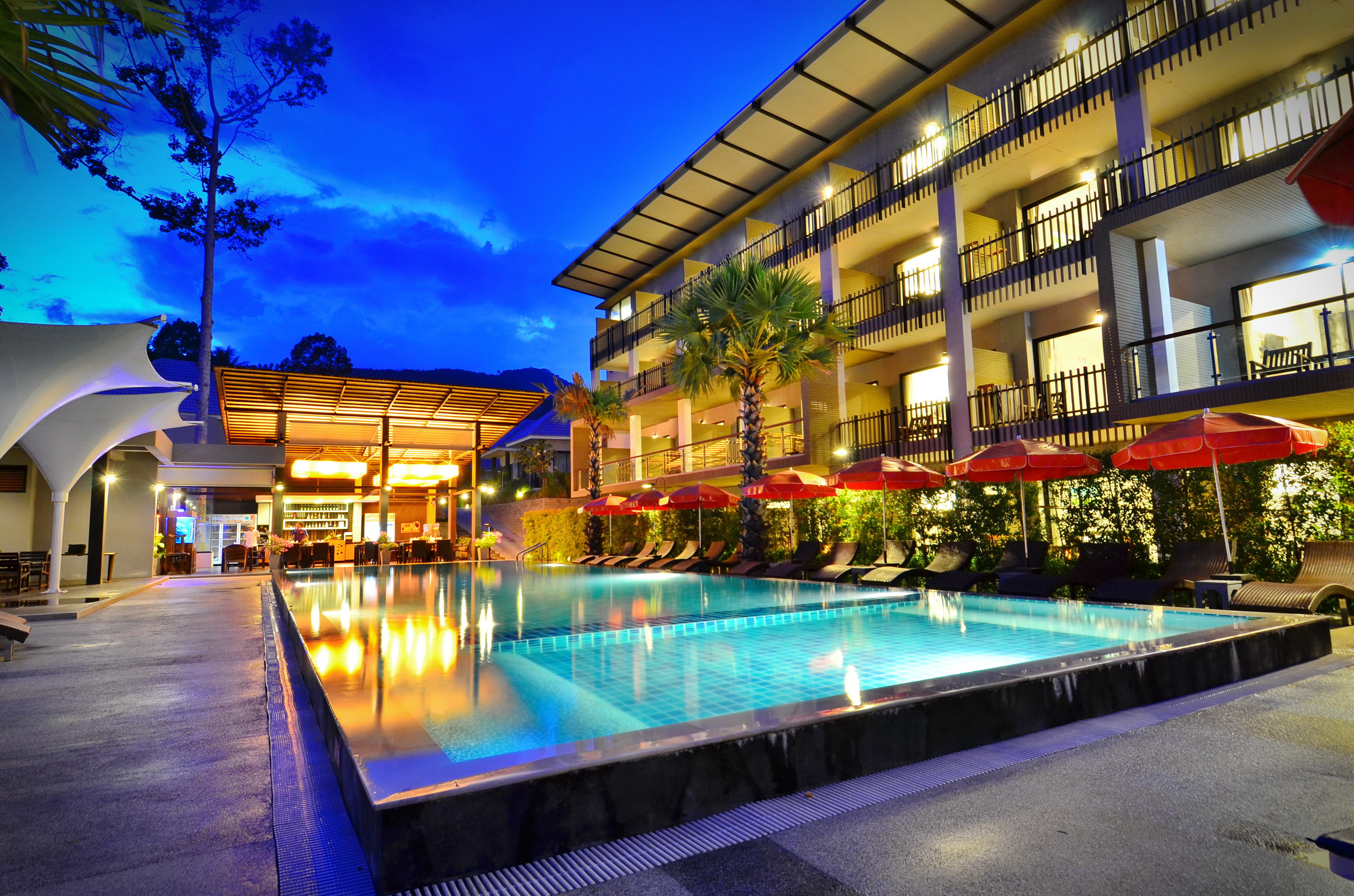 Double Deluxe Pool View