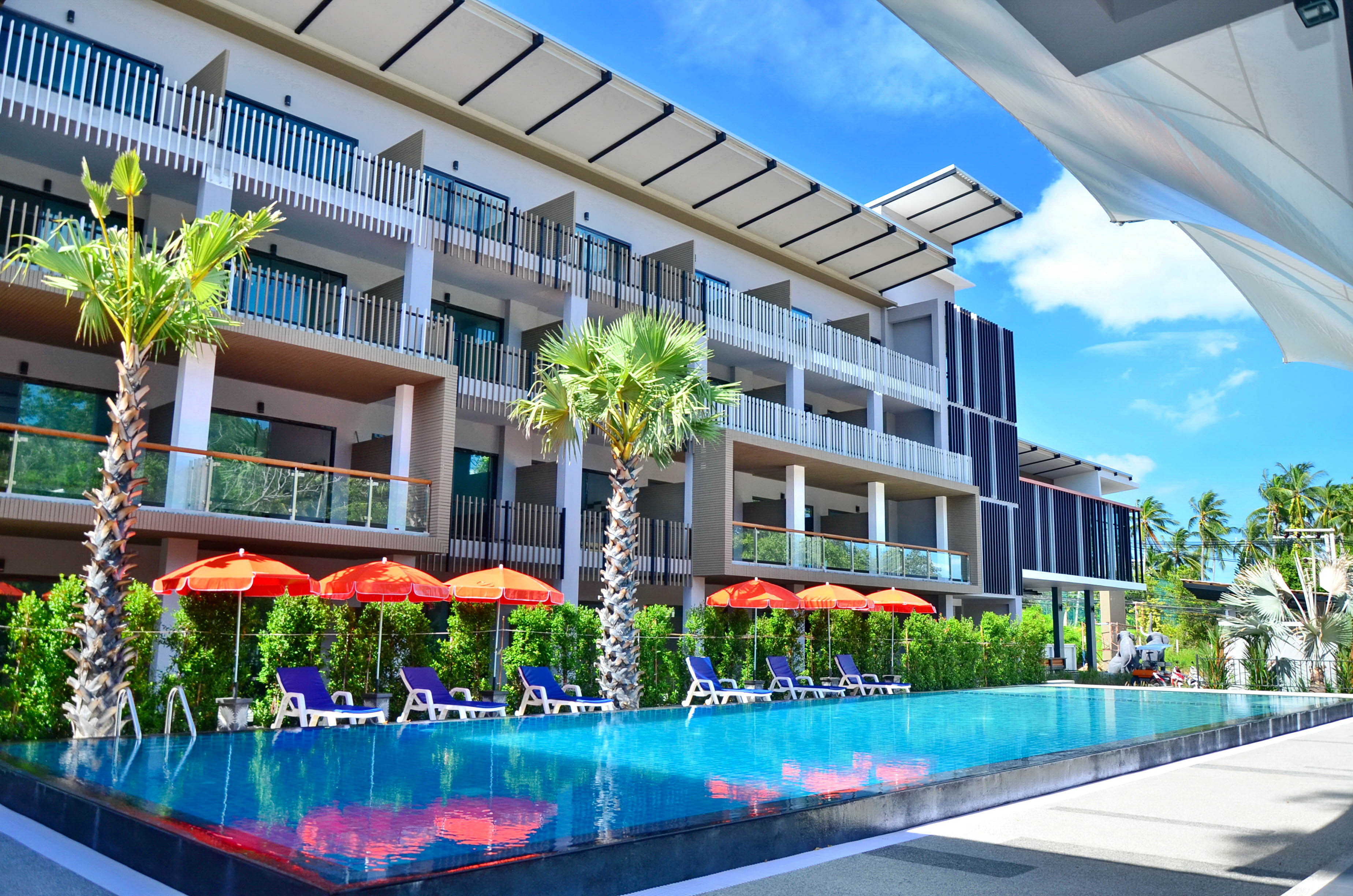 Double or Twin Deluxe Pool View