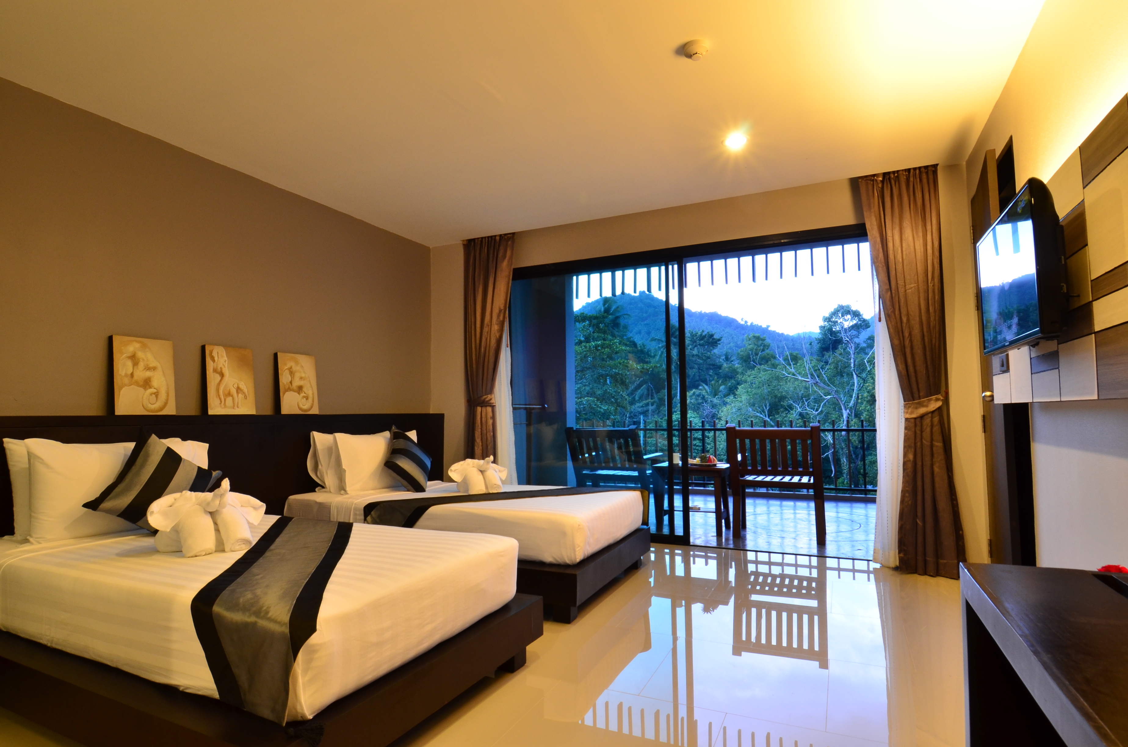 Twin Deluxe Pool View