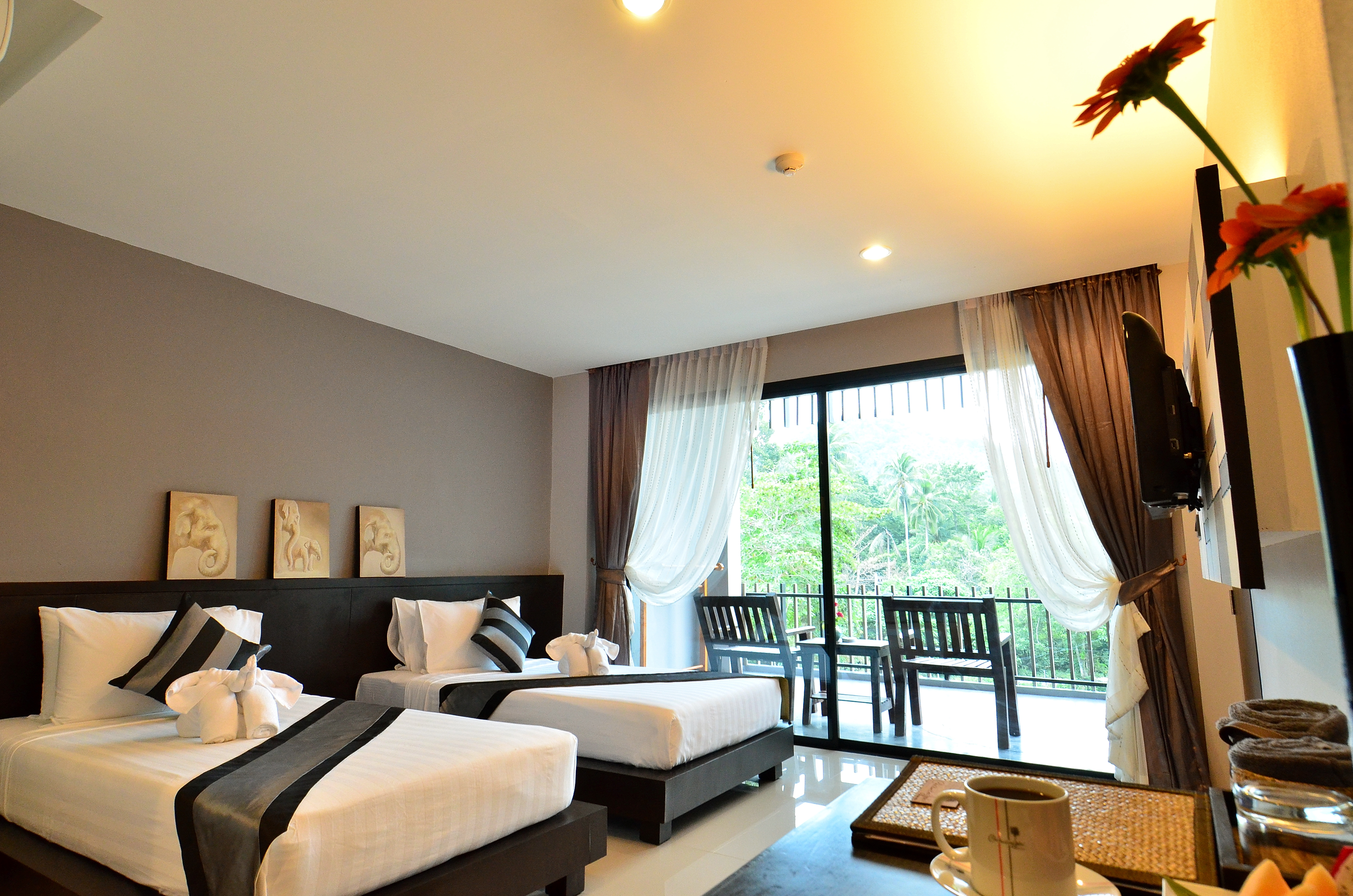 Twin Deluxe Pool View