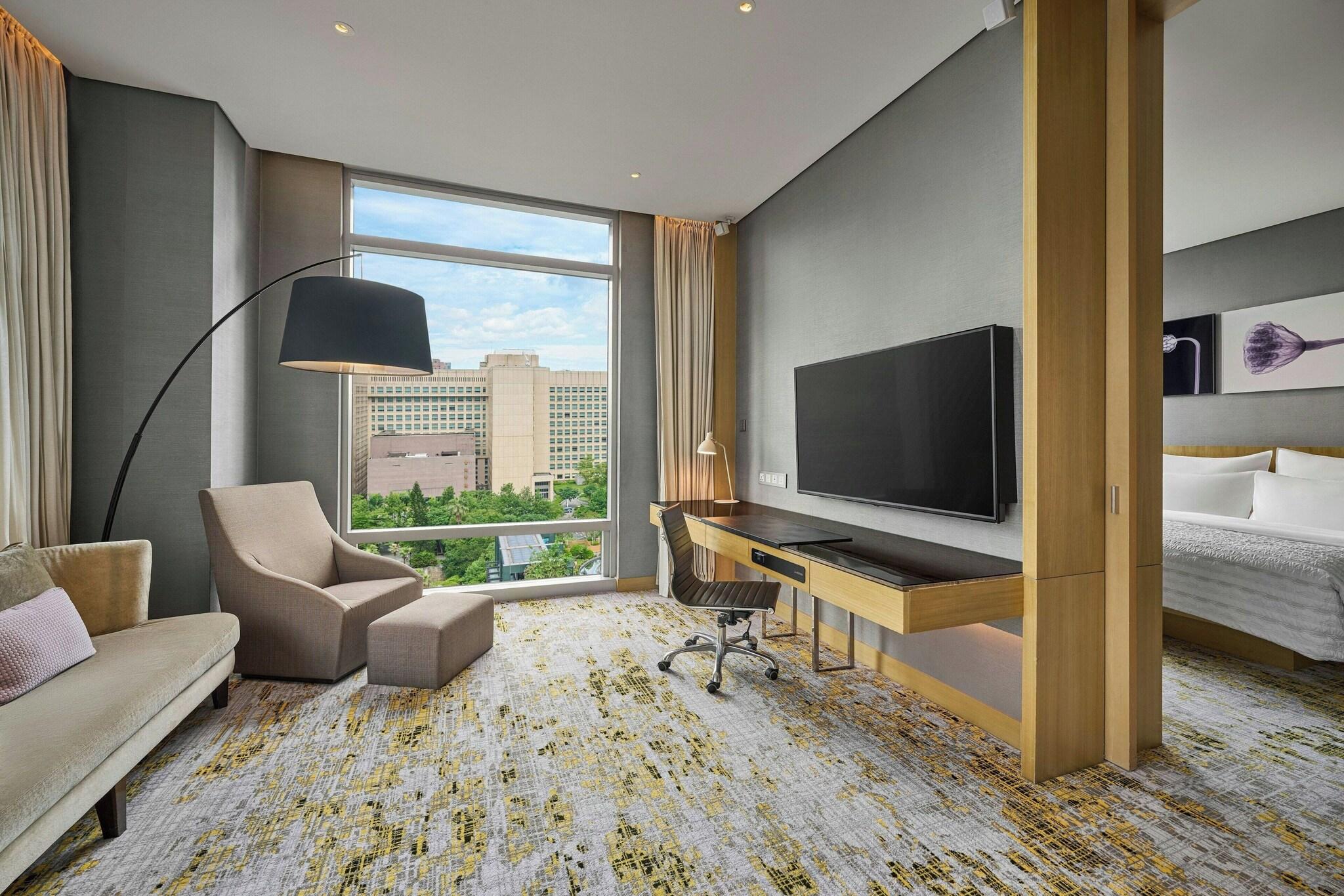 Suite King Bed One Bedroom 