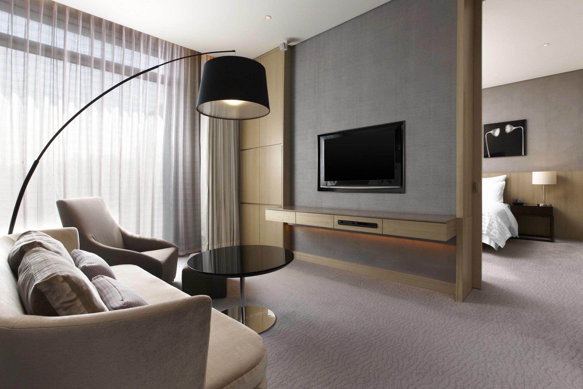 Suite King Bed One Bedroom 