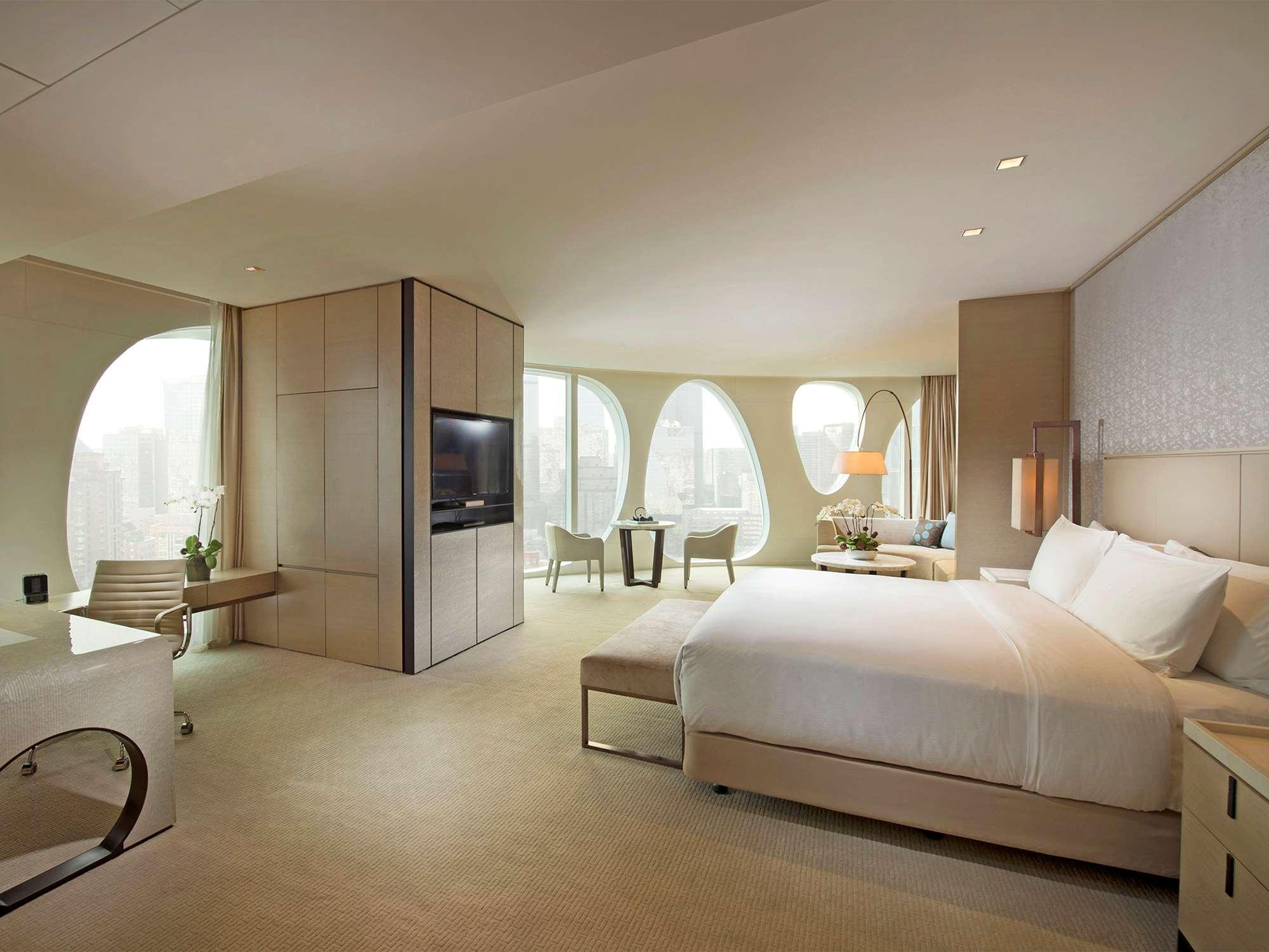 Junior Suite King Size Bed