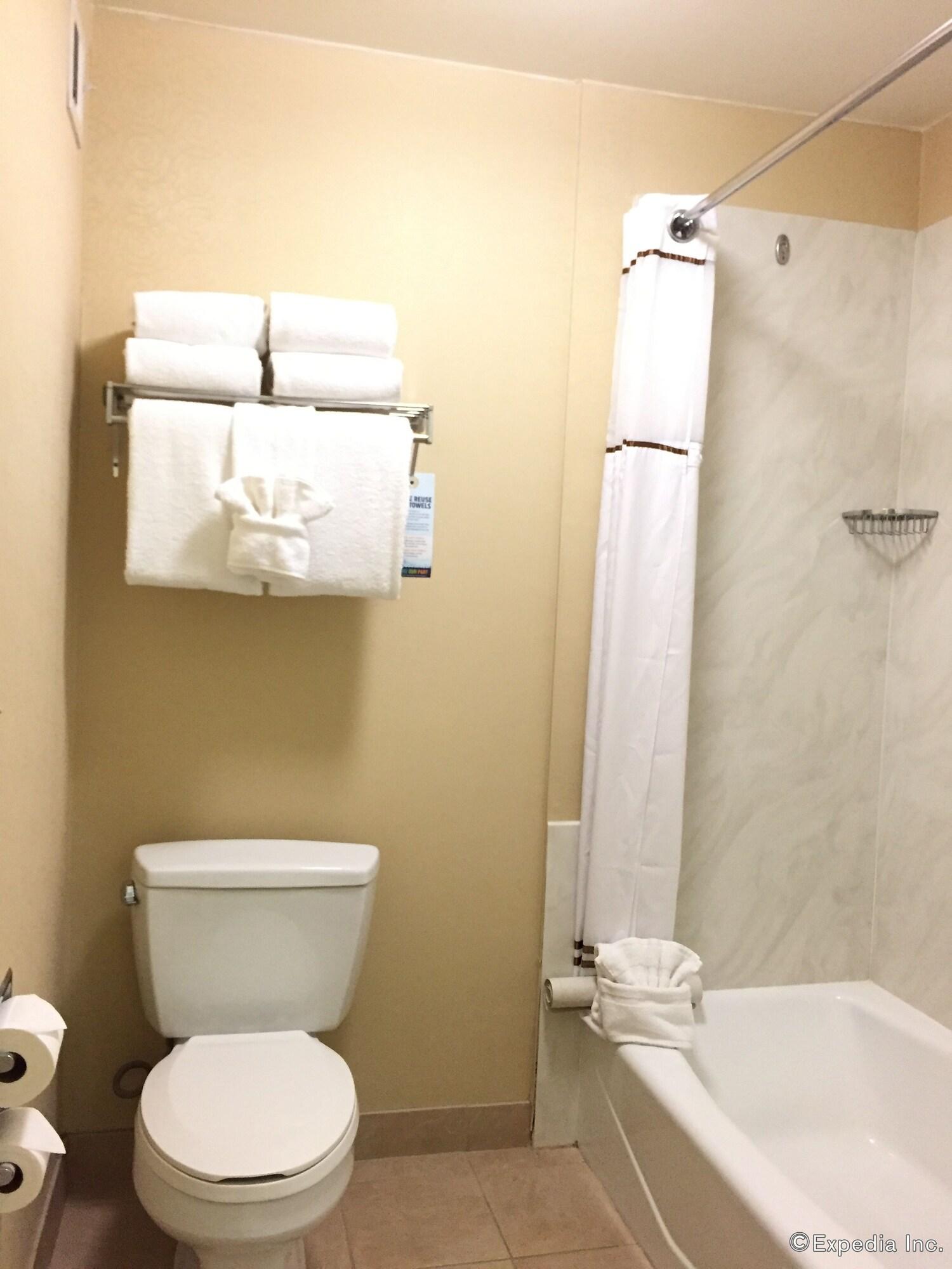 Suite Deluxe Two Queen Beds