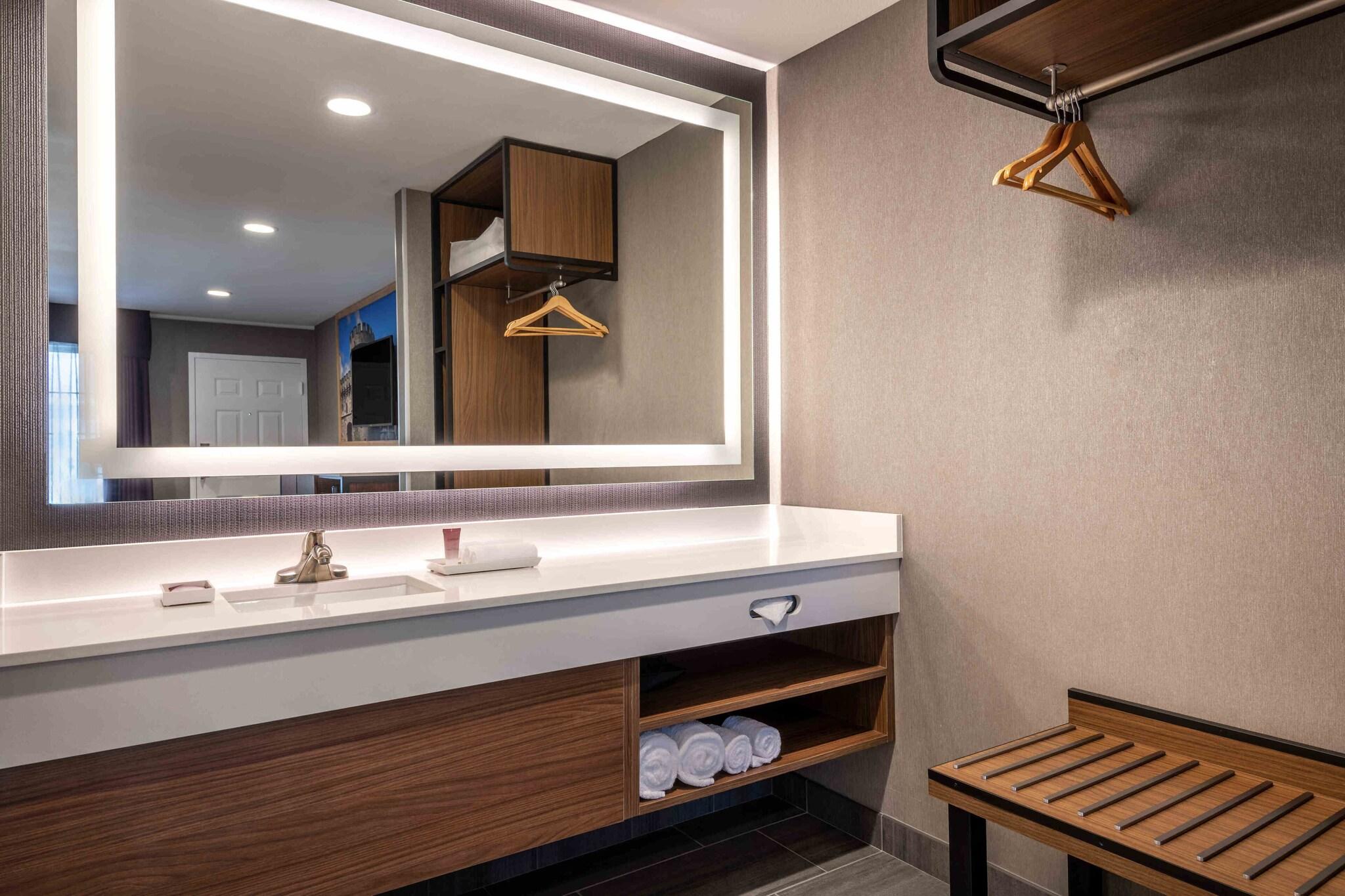 Suite Deluxe Two Queen Beds