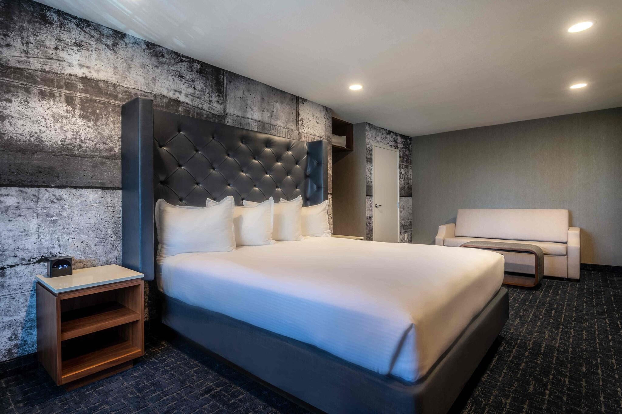 Suite Deluxe Two Queen Beds