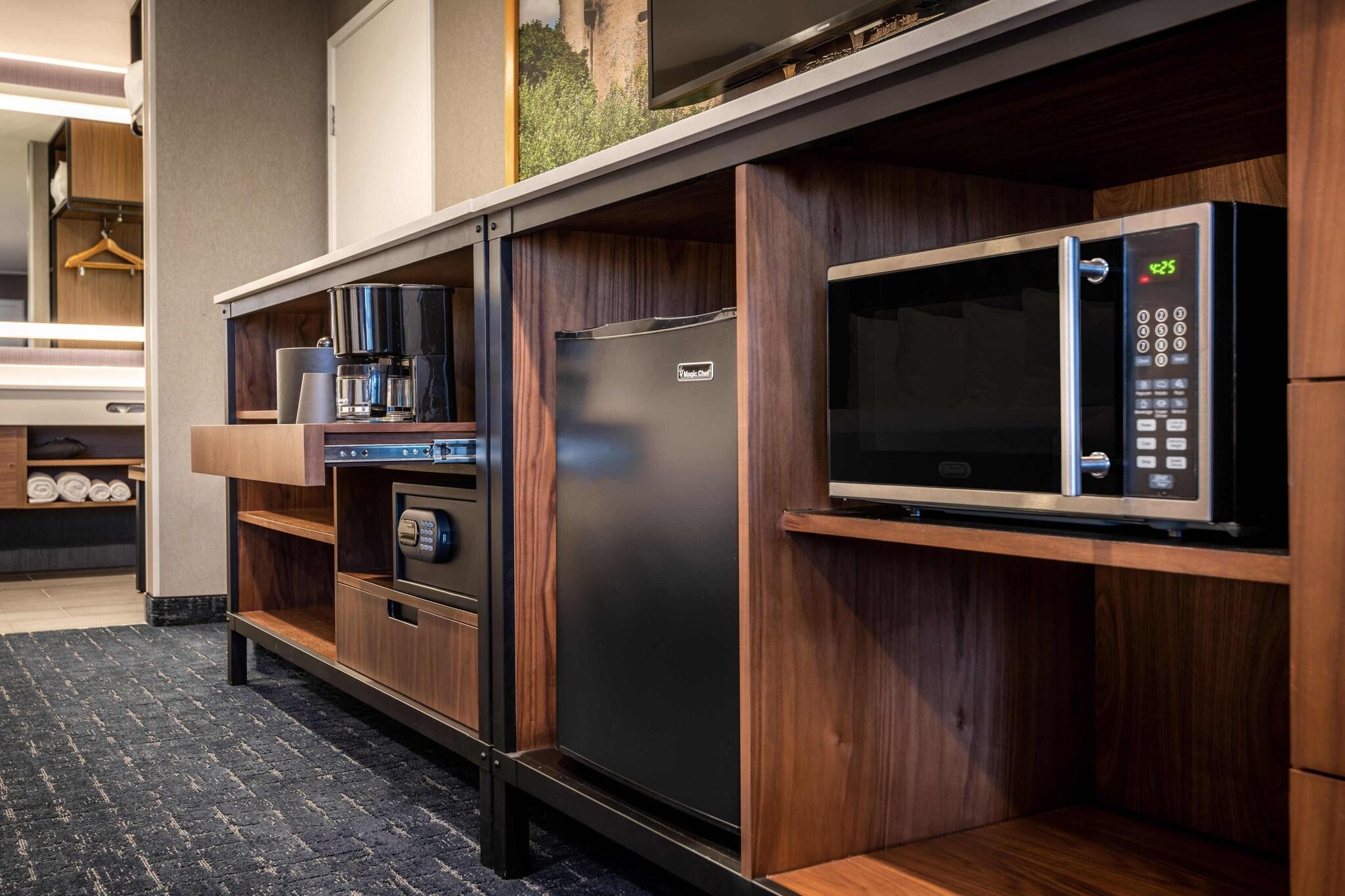 Quadruple Two Queen Beds