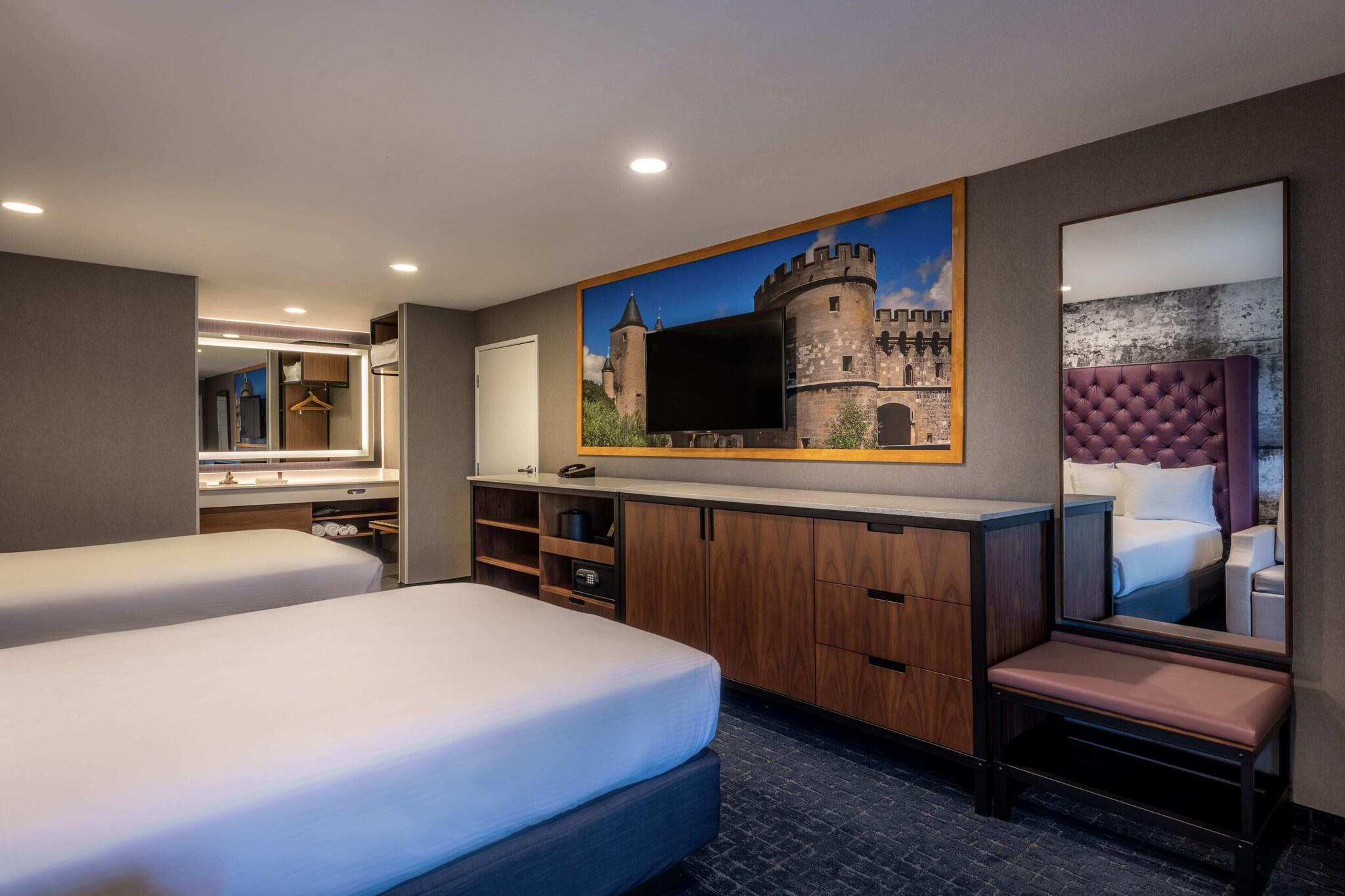 Quadruple Two Queen Beds