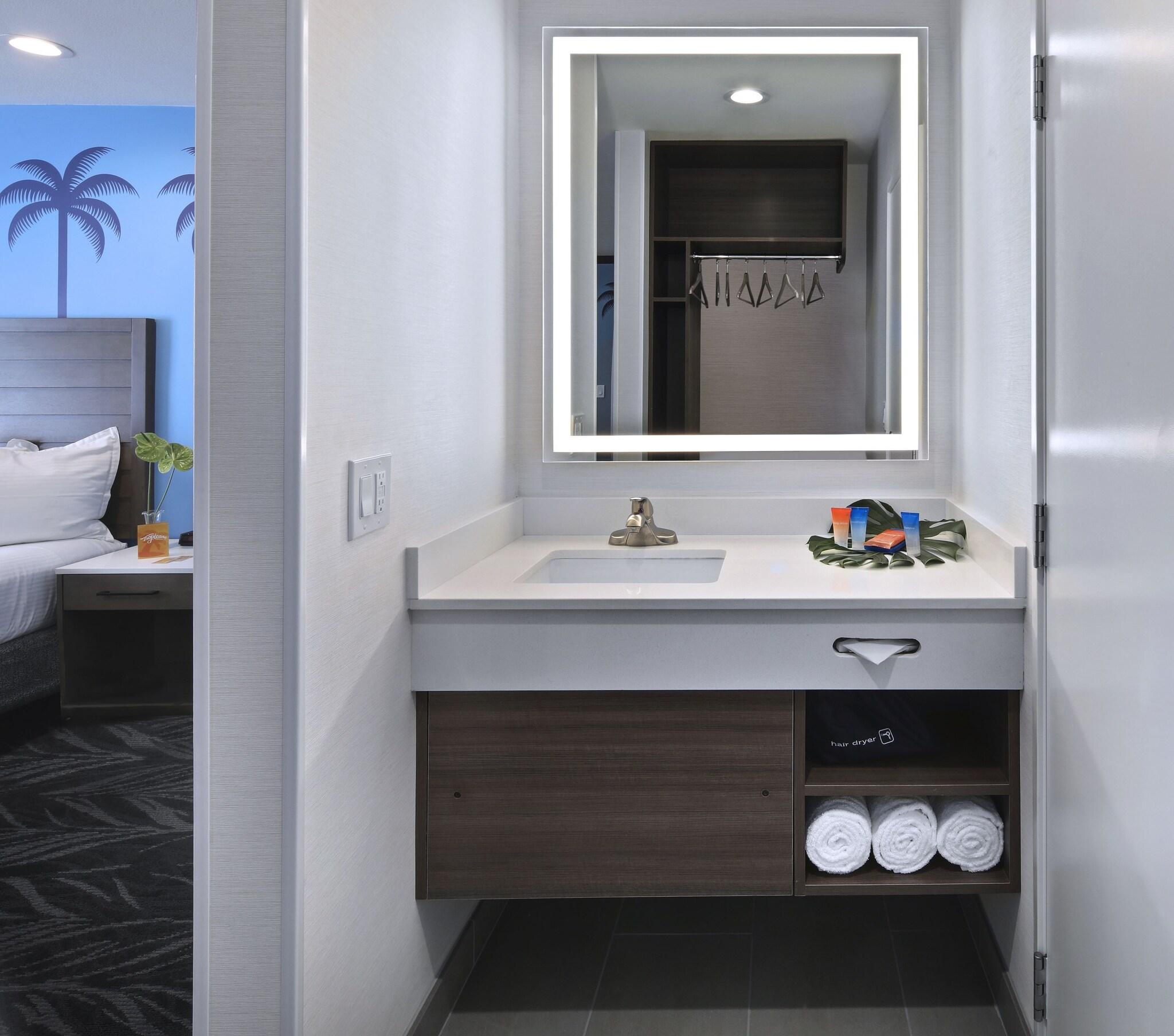 Quadruple Two Queen Beds